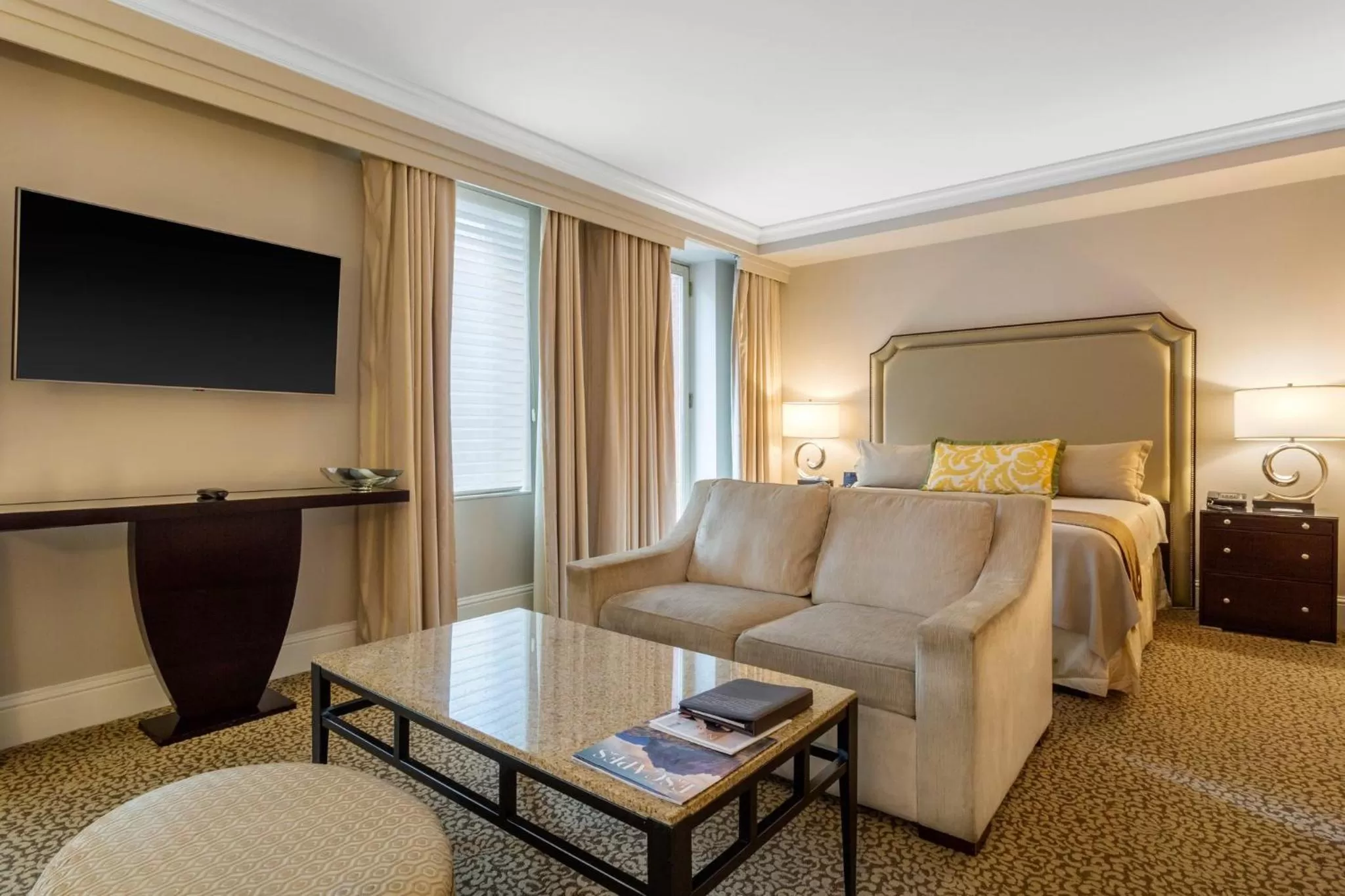 Premier  Executive - 1 King with Terrace
 in Omni Berkshire Place