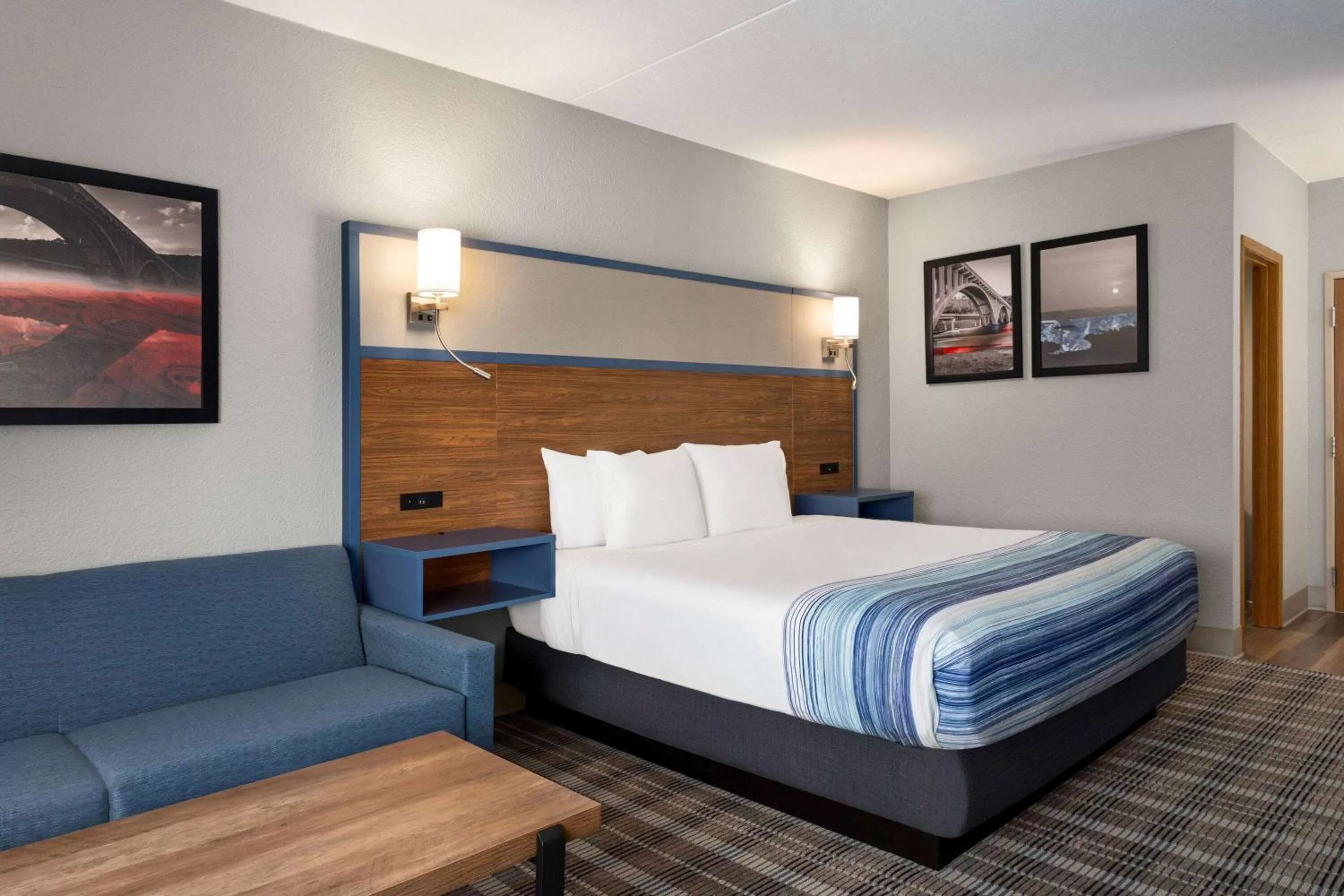 King Room - Non-Smoking in AmericInn by Wyndham Branson & Conference Center