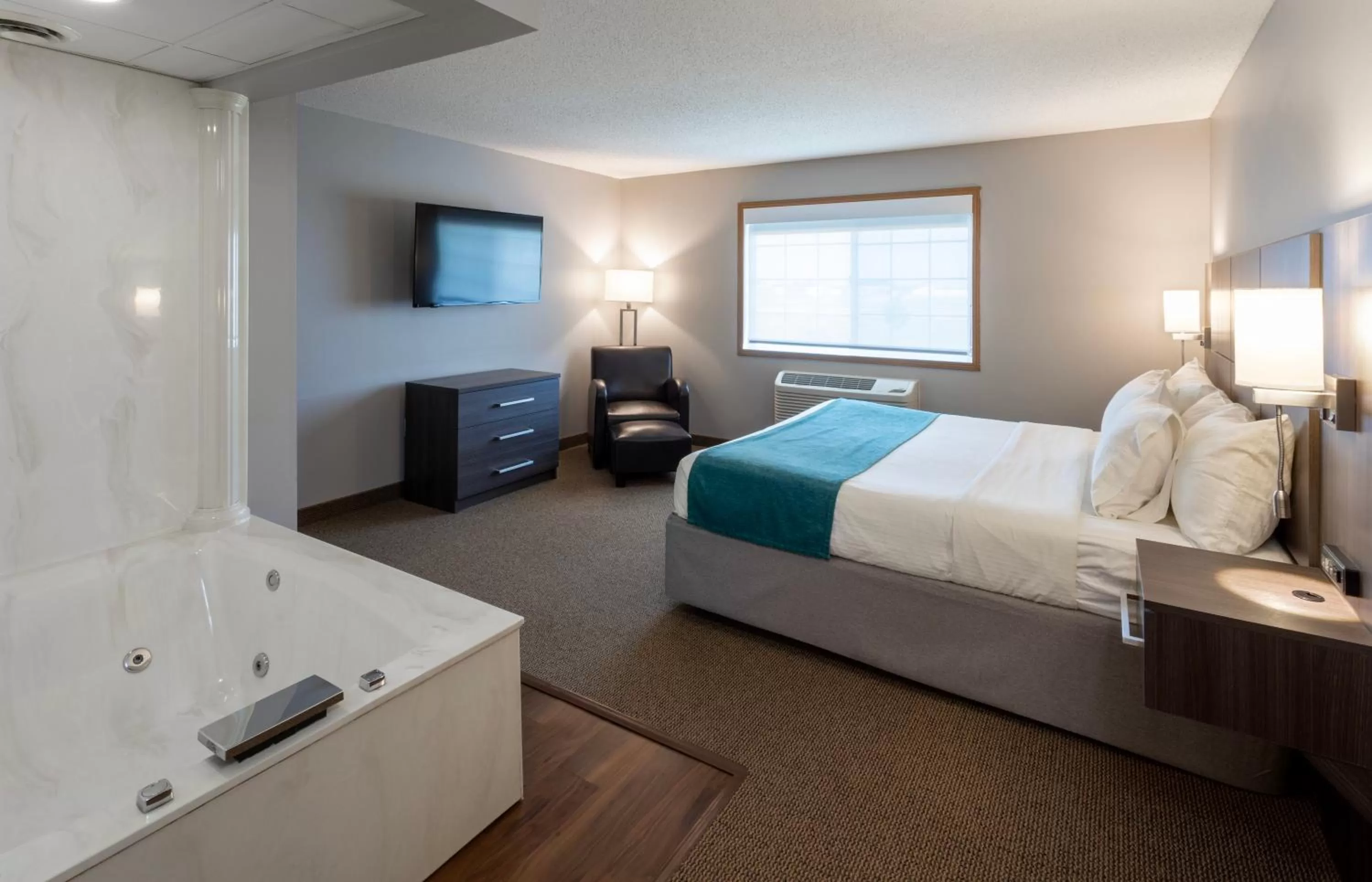 Family Suite in Paynesville Inn & Suites