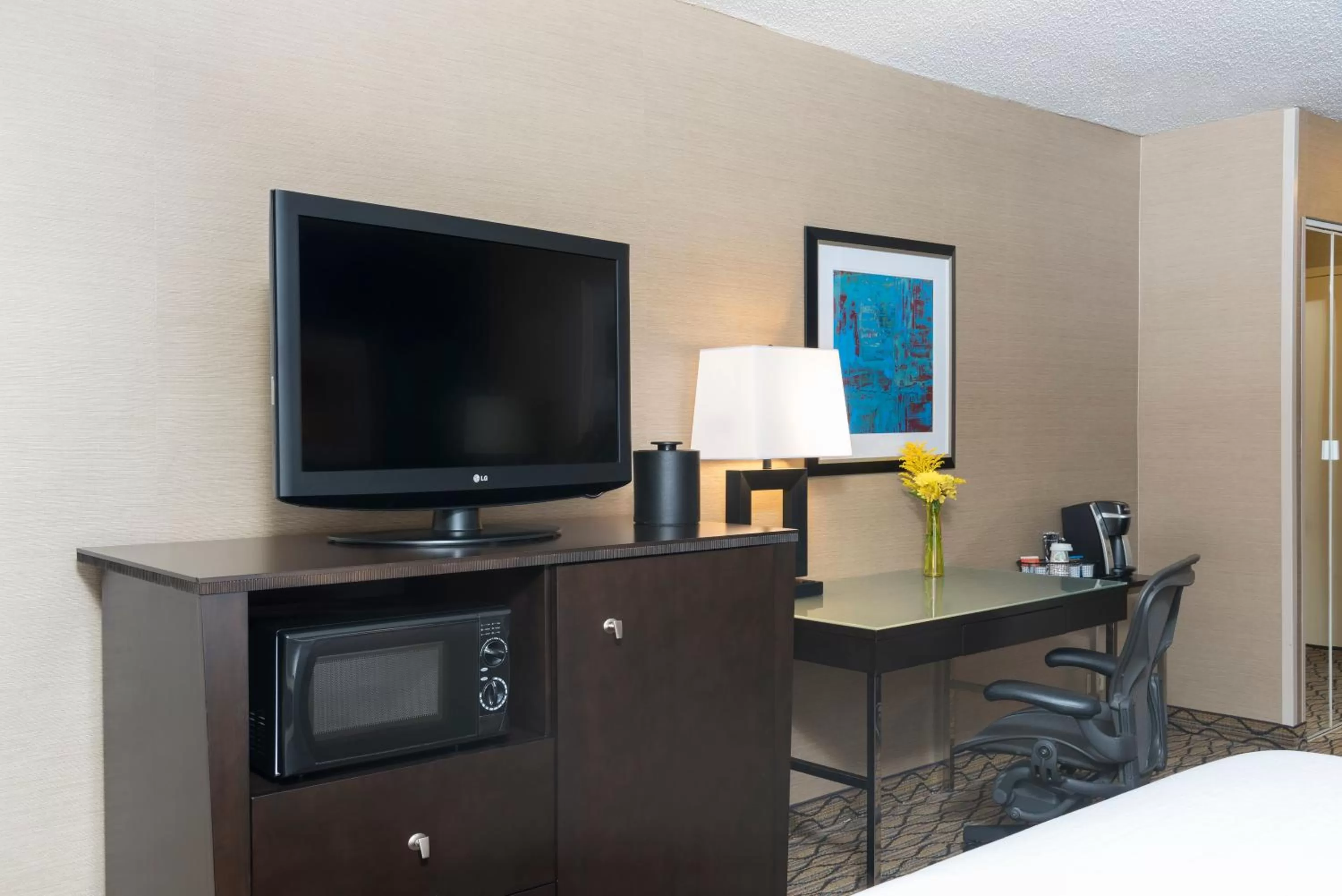 King Suite - Non-Smoking in Holiday Inn Chicago - Elk Grove, an IHG Hotel