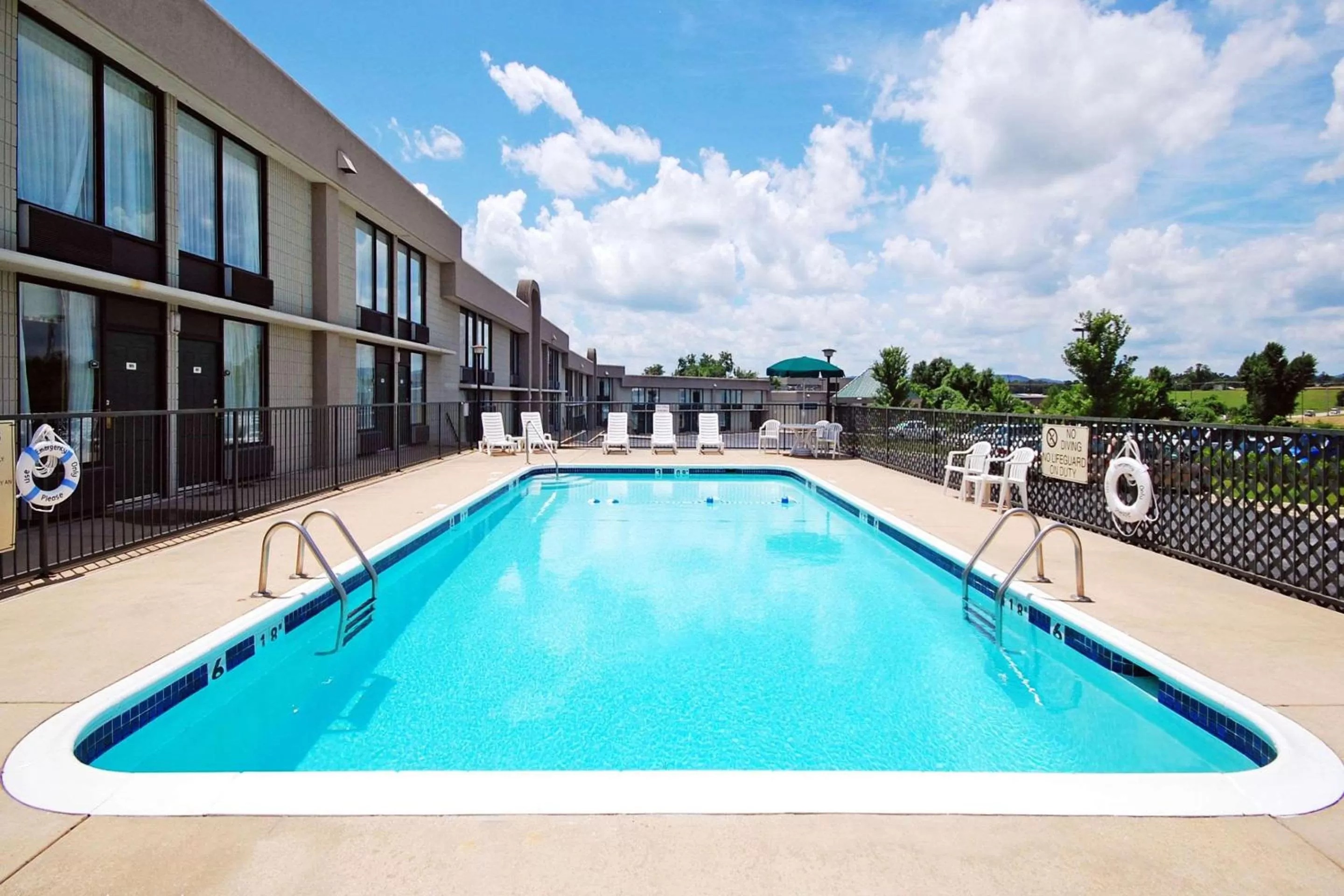 Pool view in Quality Inn Harrison North