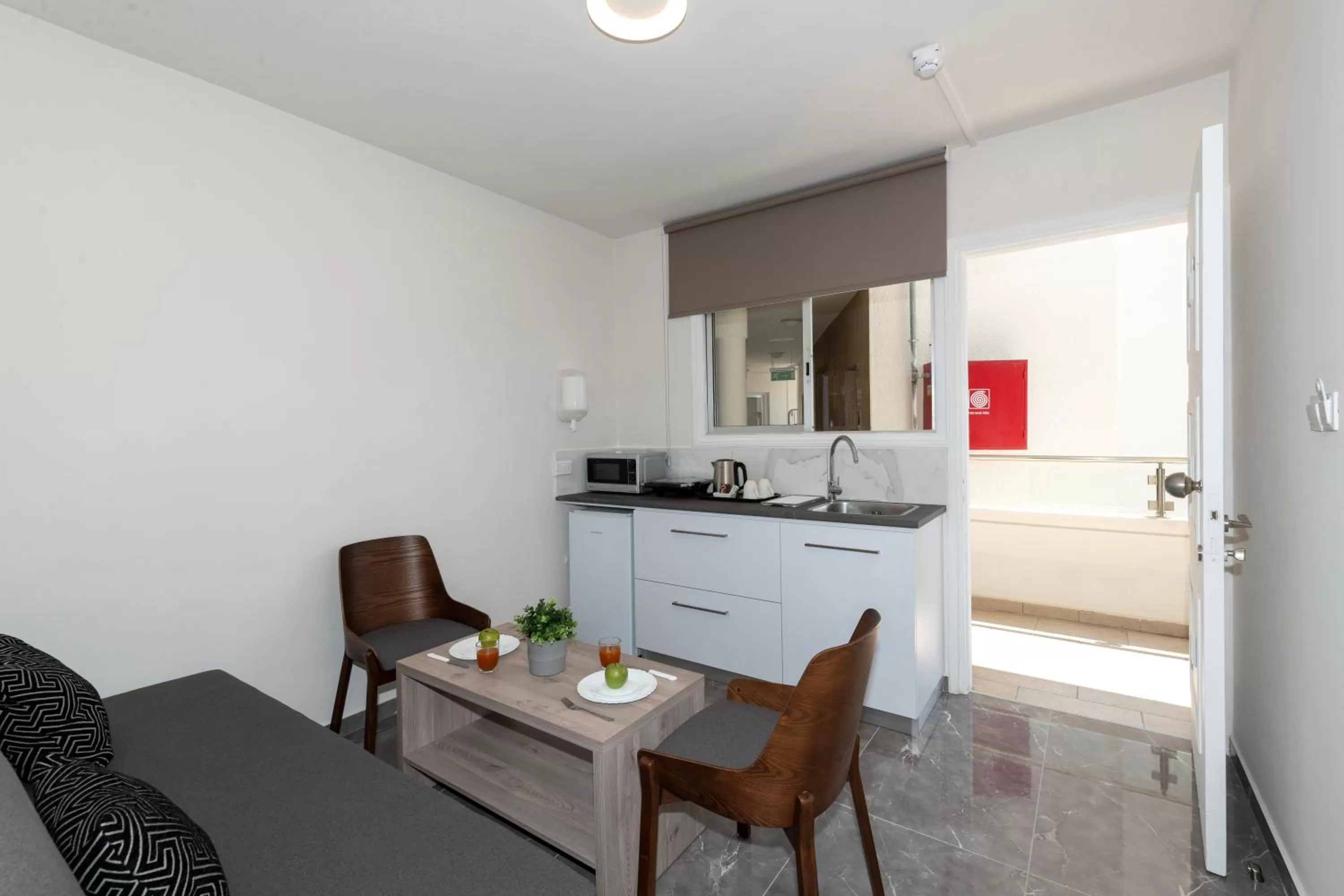 Coffee/tea facilities in Blazer Residence