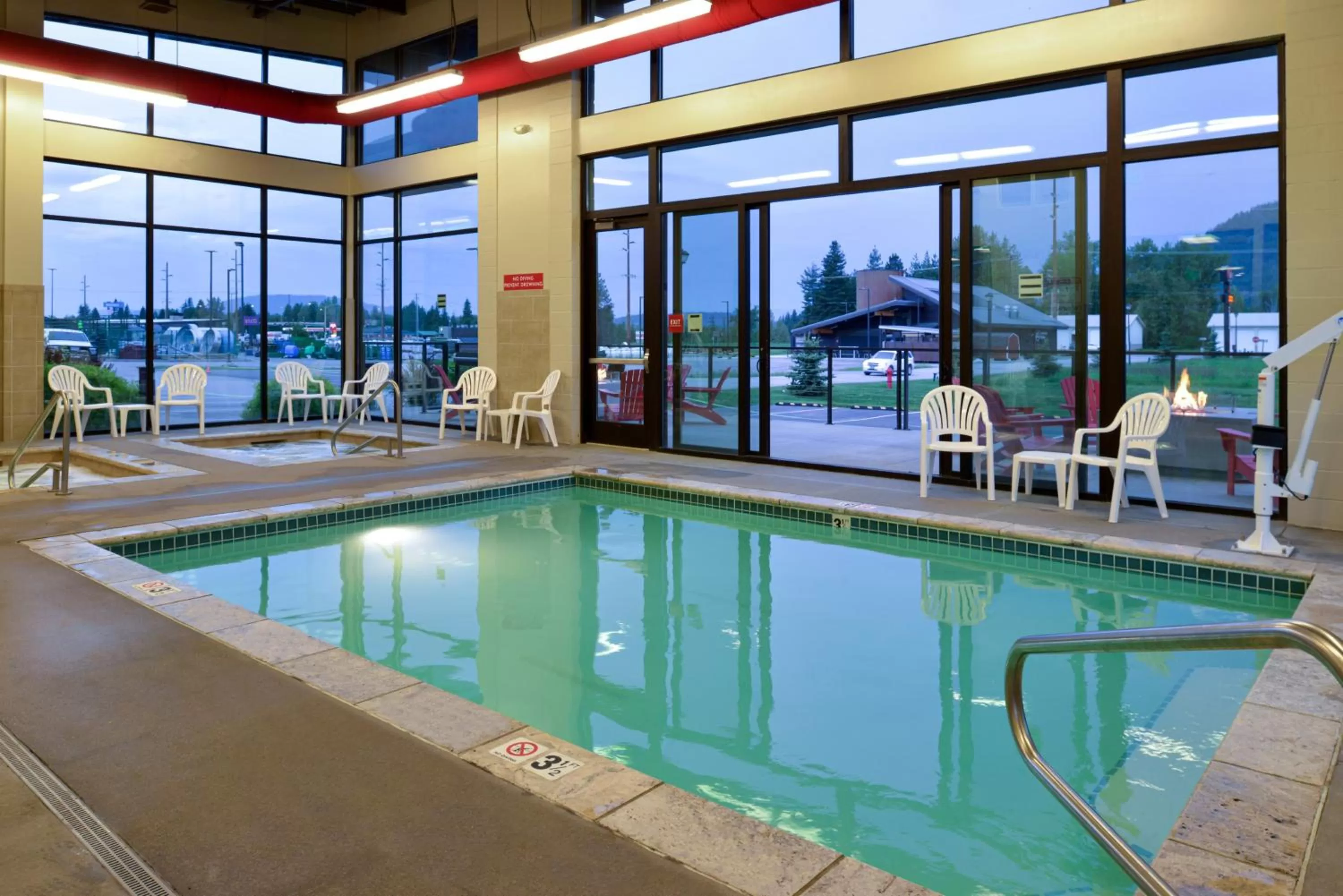 Patio in Hotel Ruby Sandpoint