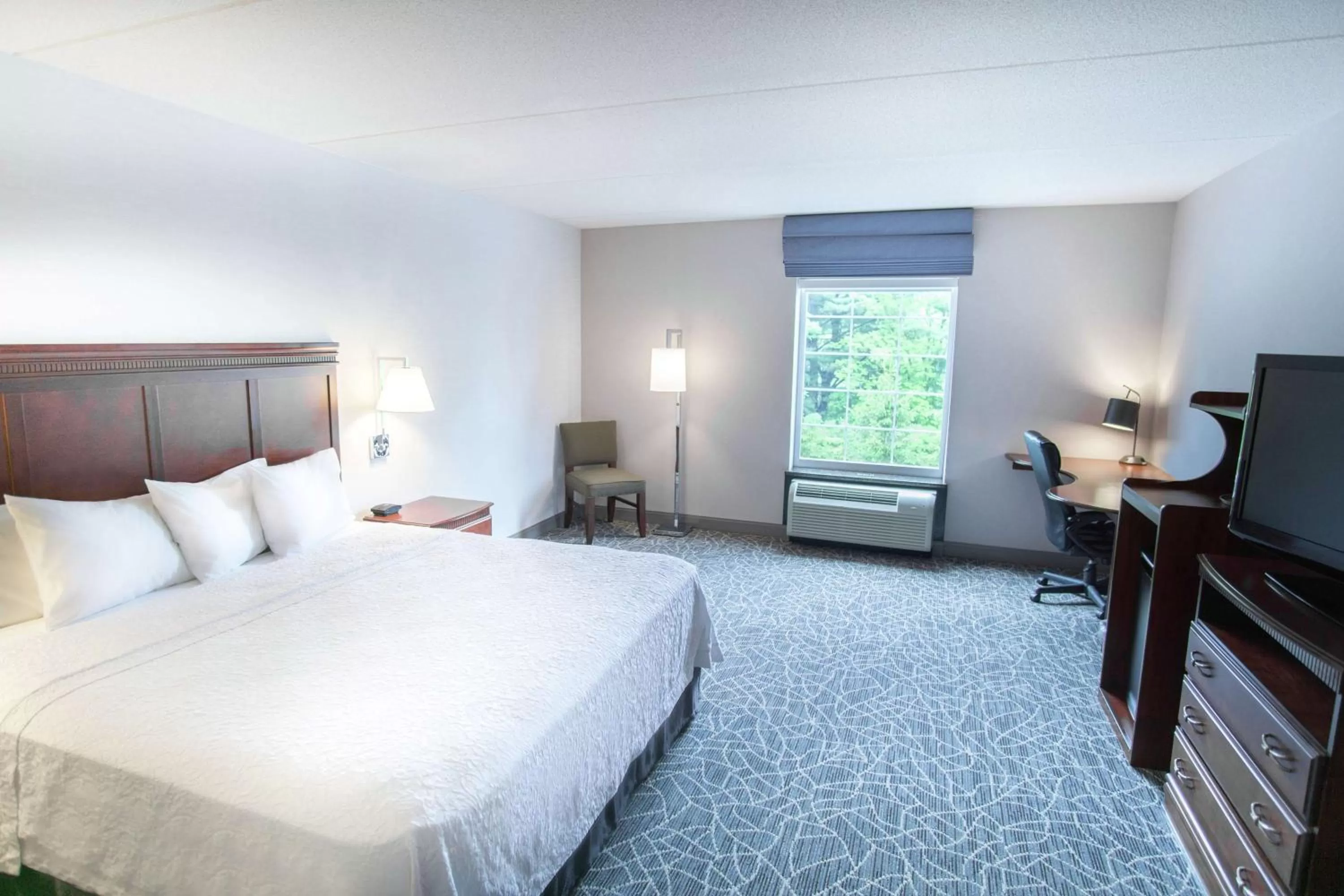 Bed in Hampton Inn & Suites Berkshires-Lenox