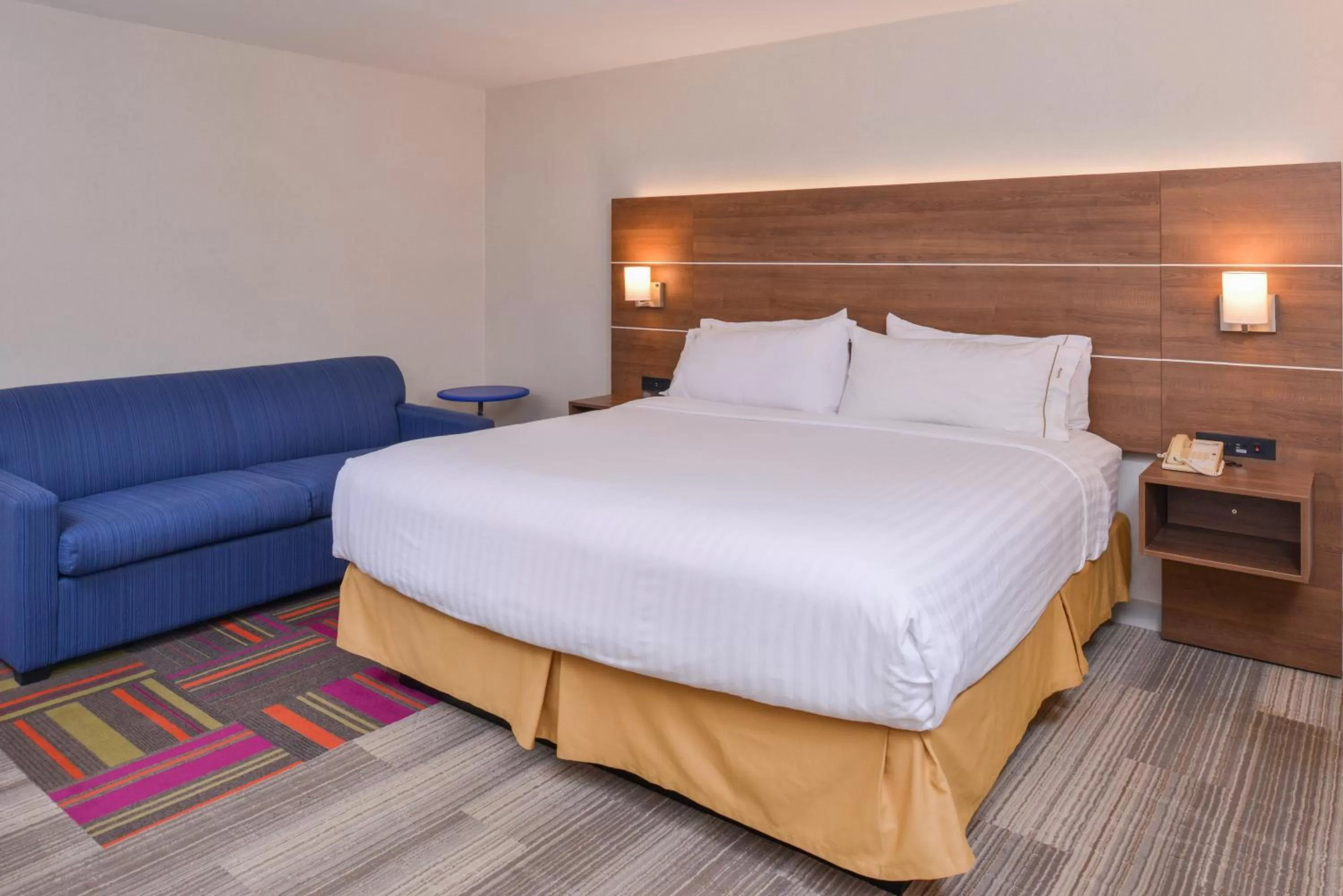 Premium King Room in Holiday Inn Express Palm Desert by IHG