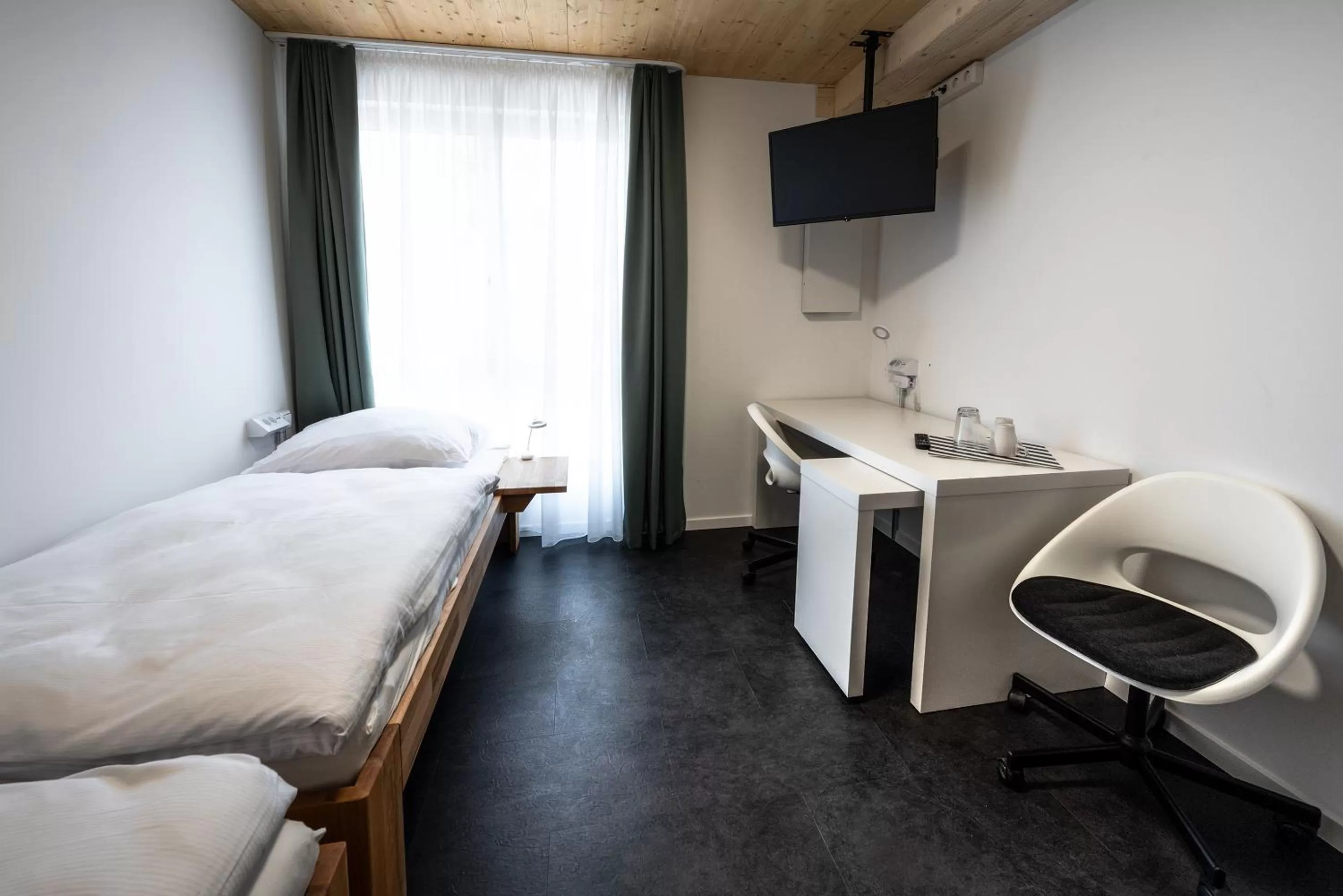 Standard Twin Room in Boardinghouse-Landau