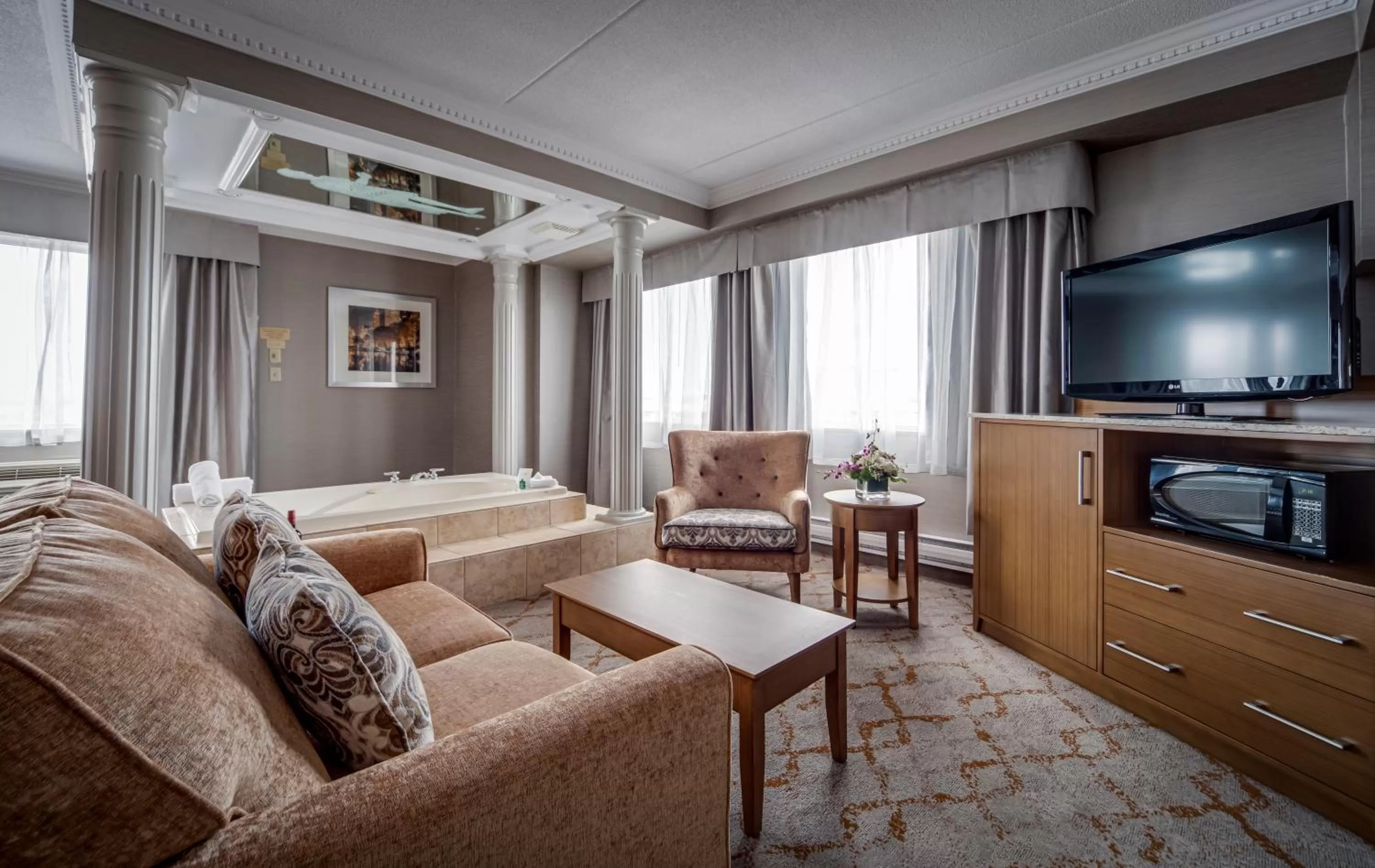 Luxury King Suite with Jetted Tub in Monte Carlo Inn Vaughan Suites