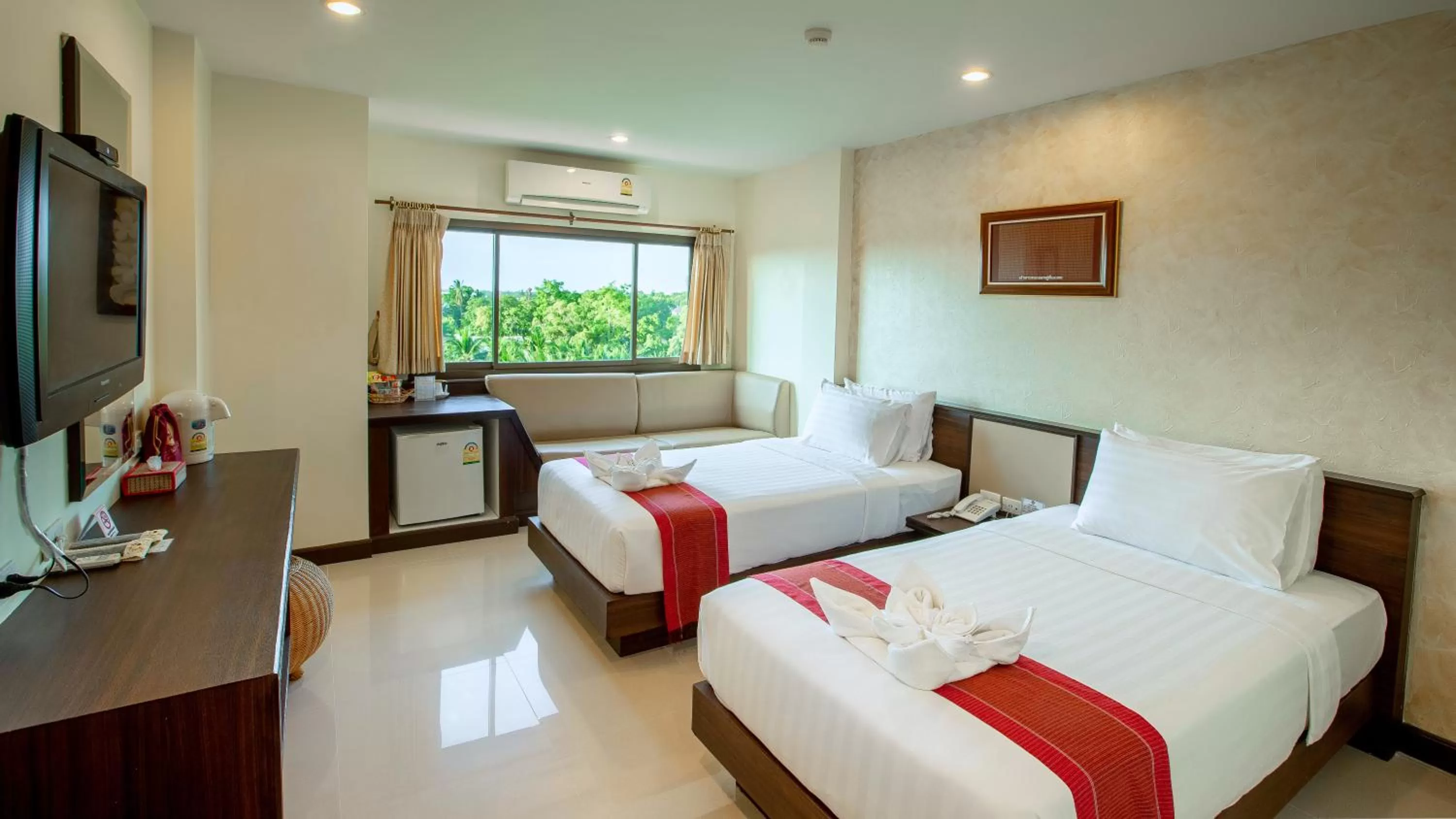 Superior Twin Room in Phanomrungpuri Hotel Buriram