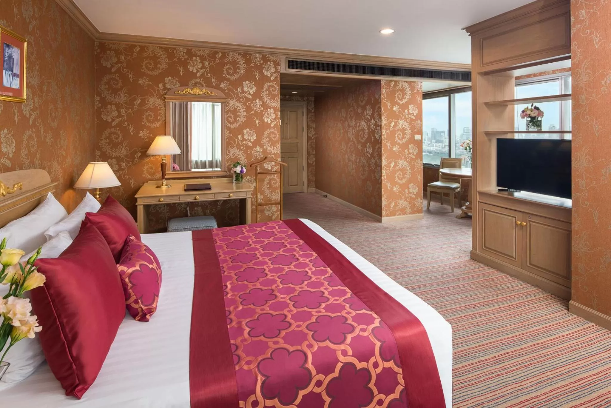 Deluxe Room in Prince Palace Hotel Bangkok