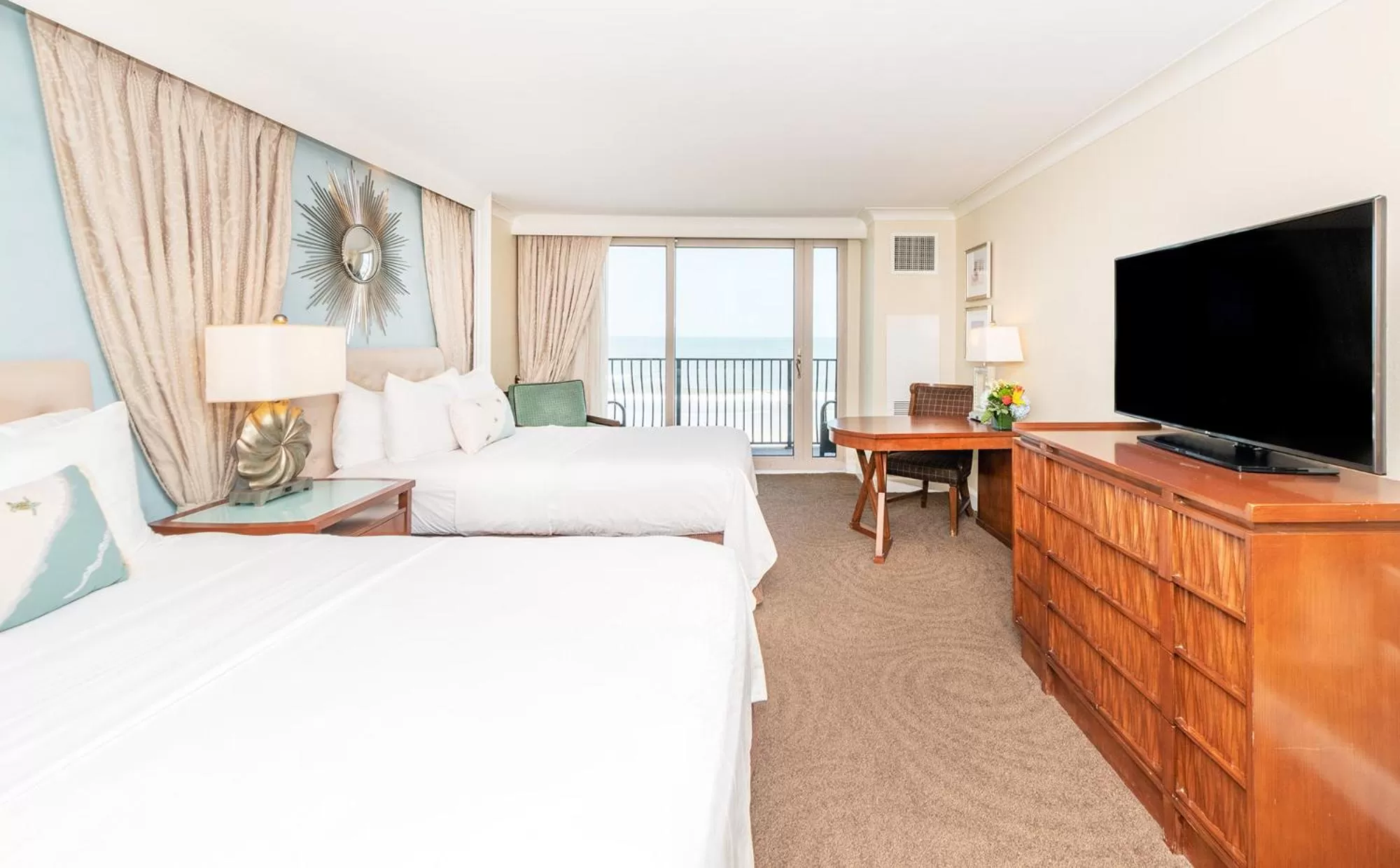 Oceanfront Balcony. 2 Double Beds in One Ocean Resort and Spa