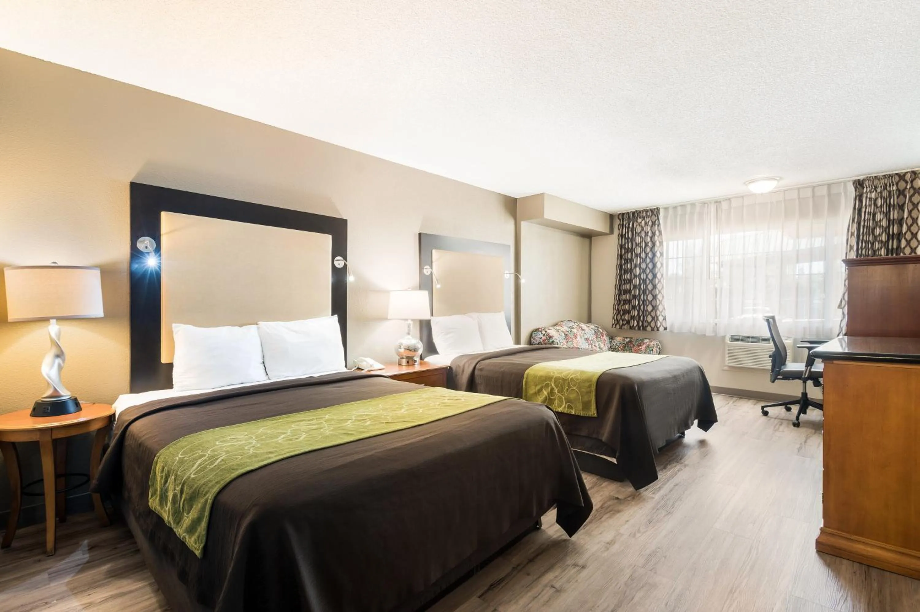 Queen Room with Two Queen Beds - Non-Smoking in Rodeway Inn & Suites Portland West - Beaverton