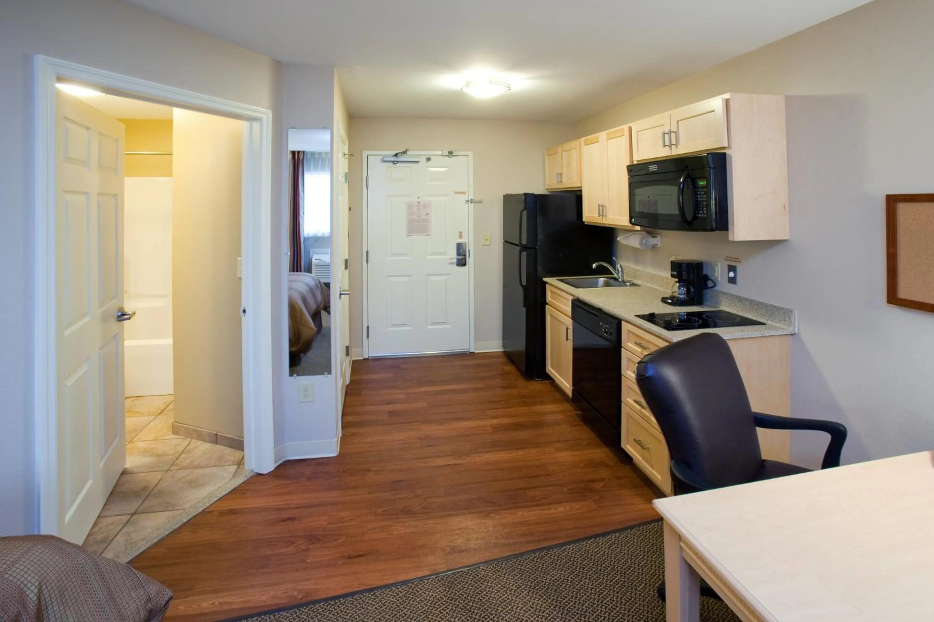Studio Queen Suite in Candlewood Suites Minot by IHG