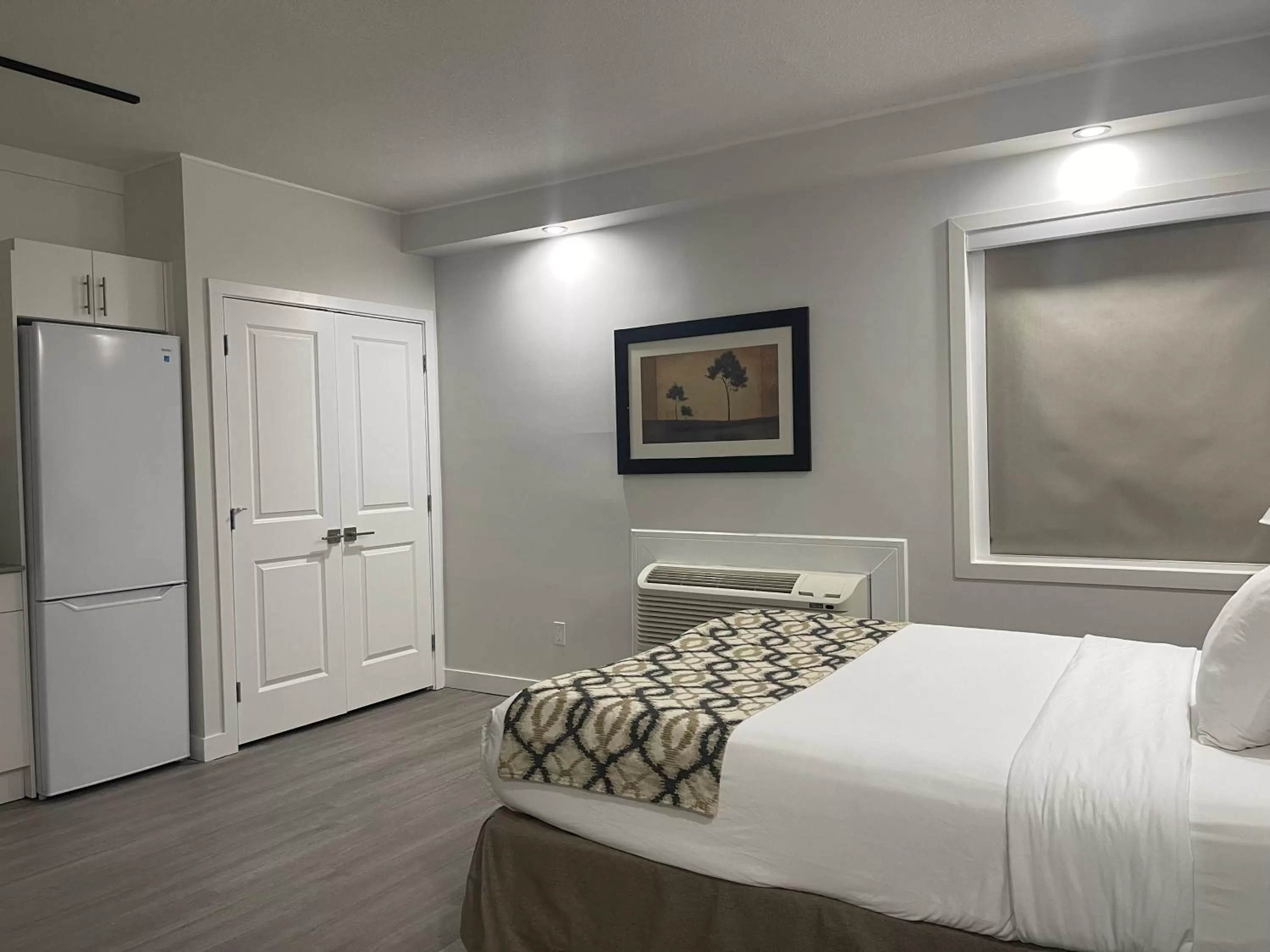 Deluxe Suite, 1 King Bed - Non-Smoking/Not Pet-Friendly in Radisson Hotel & Conference Centre Edmonton