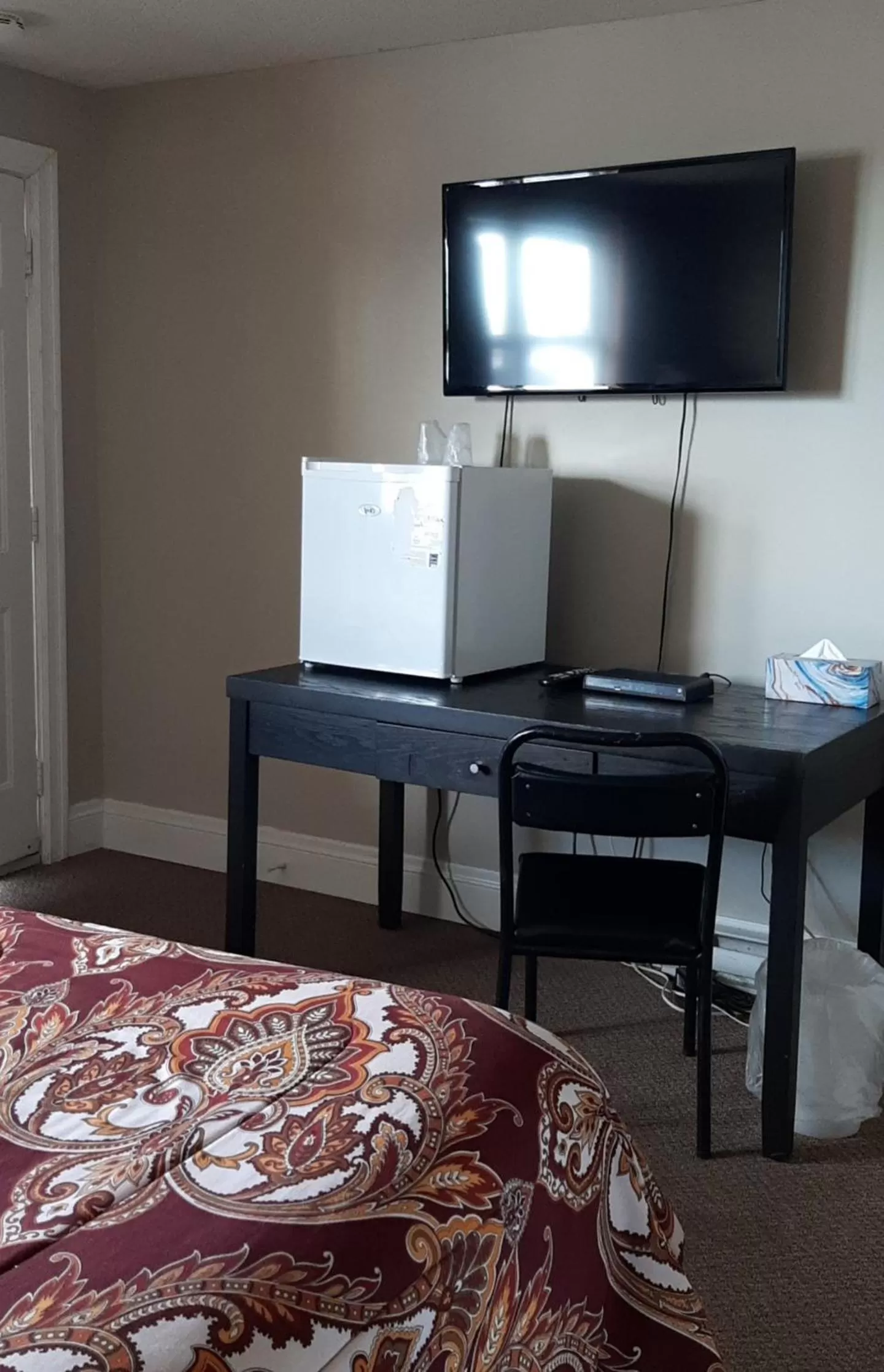 Queen Suite - single occupancy in Fundy Line Motel