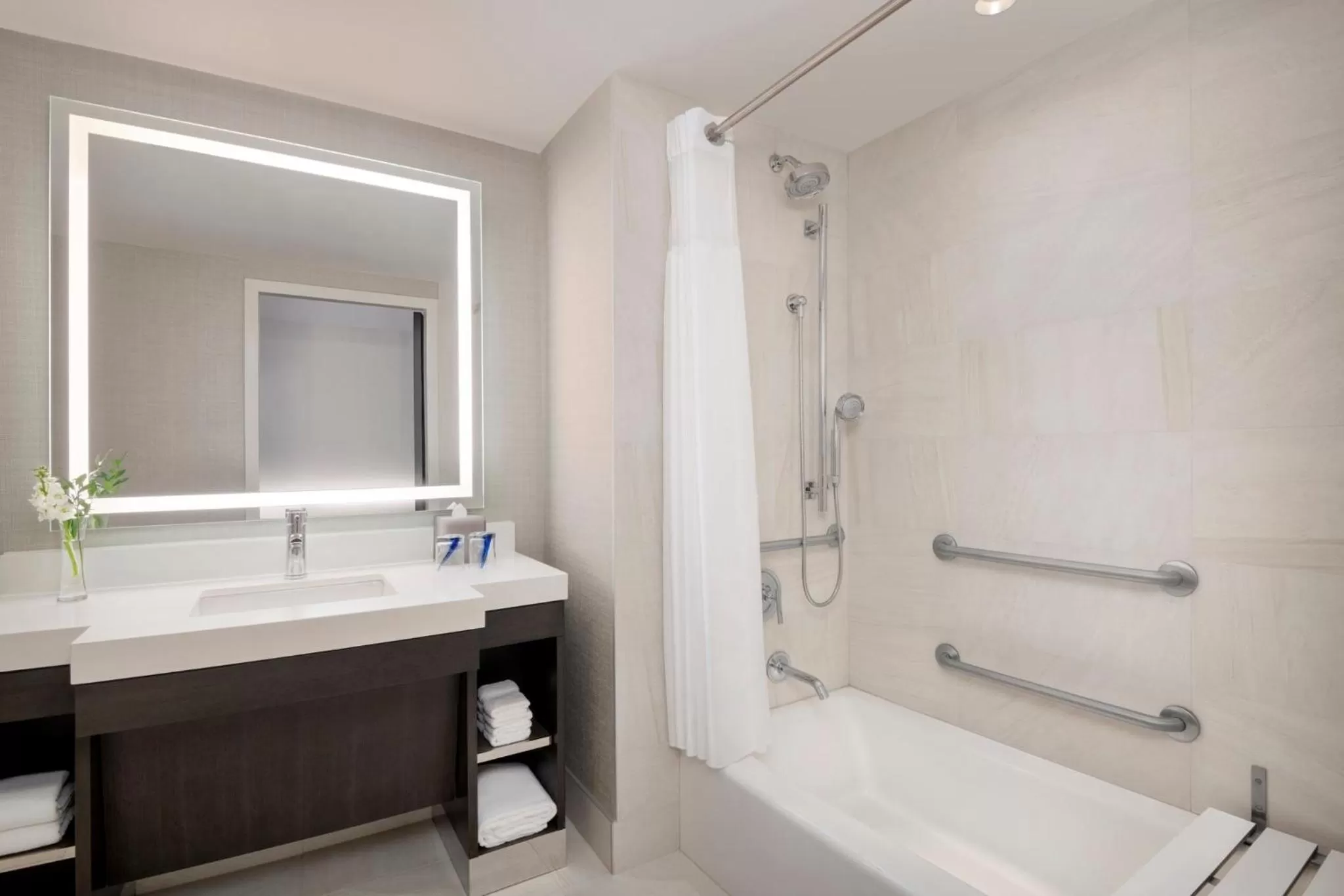 Photo of the whole room in InterContinental - Washington D.C. - The Wharf by IHG
