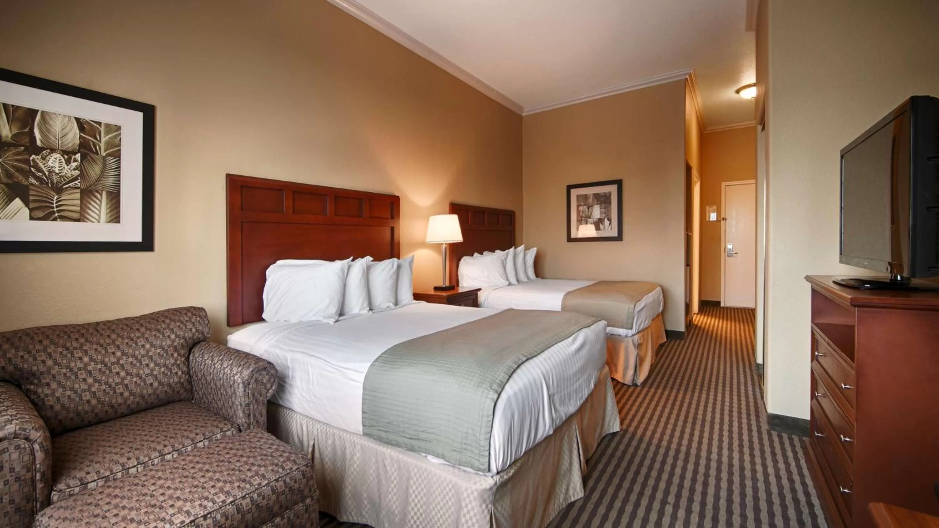 Queen Room with Two Queen Beds and Roll-In Shower- Mobility Access/Non-Smoking in Best Western Hebbronville Inn