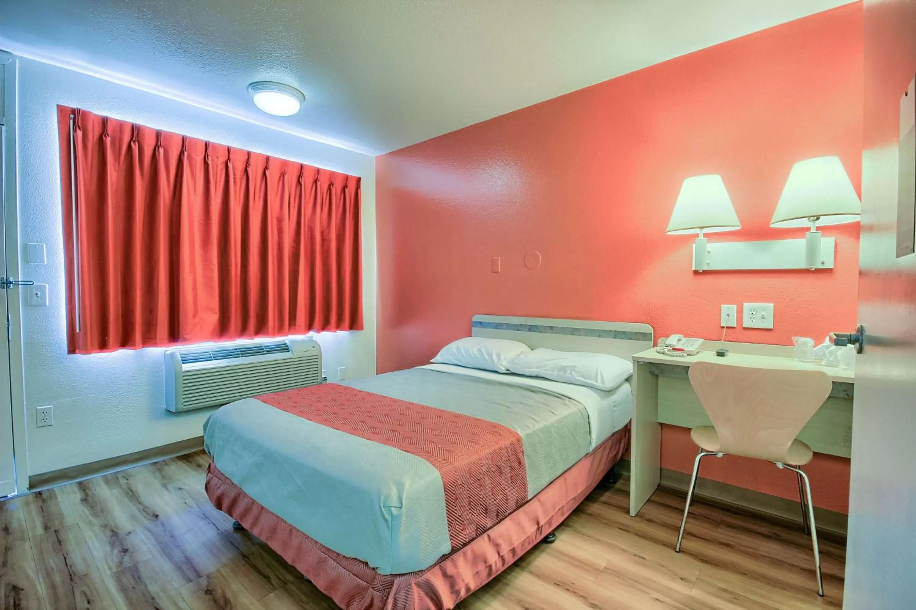 Double Room - Disability Access - Roll In Shower in Motel 6-Tulare, CA