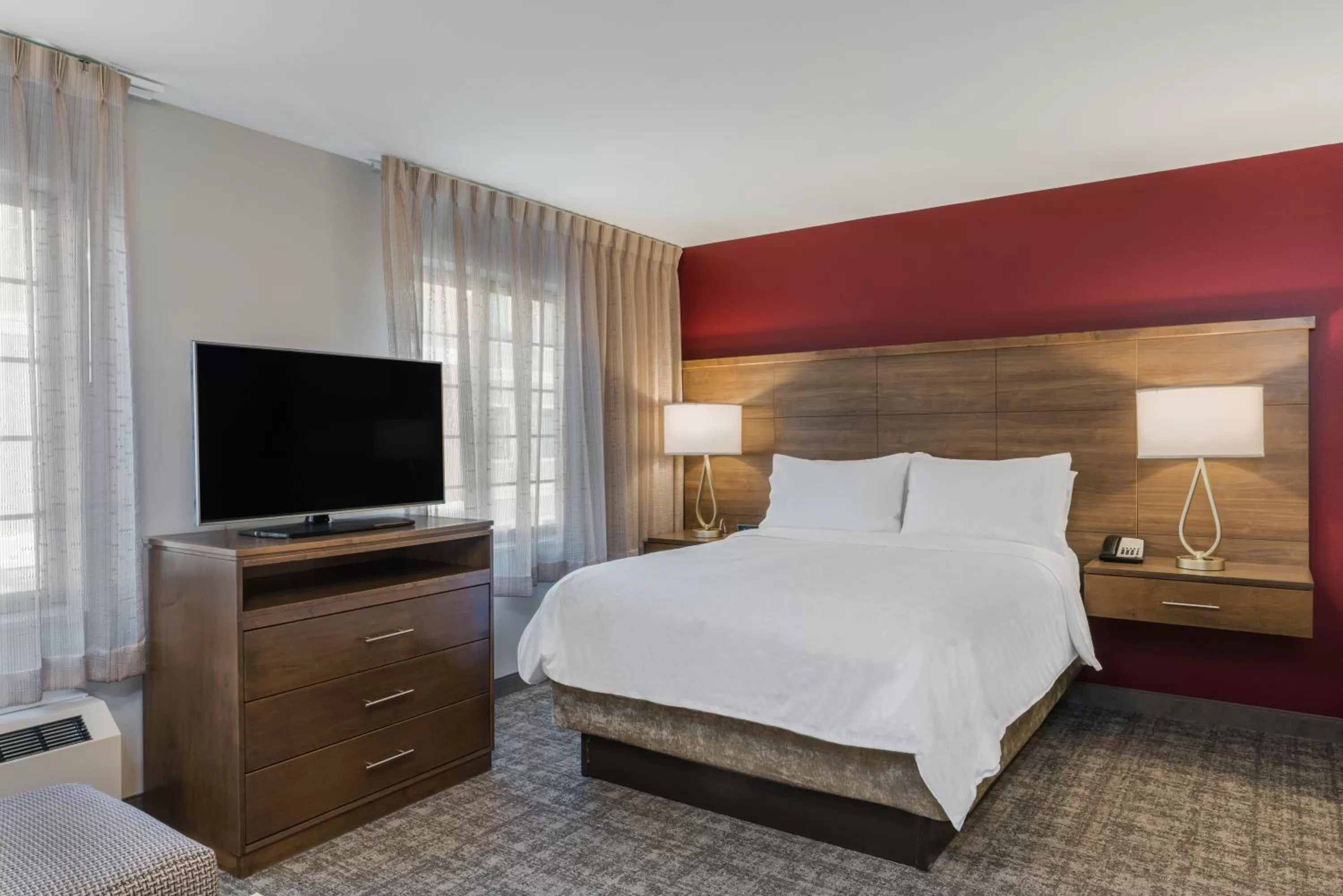 Queen Studio Suite - Hearing Accesible/ Non-Smoking in Staybridge Suites Anchorage by IHG