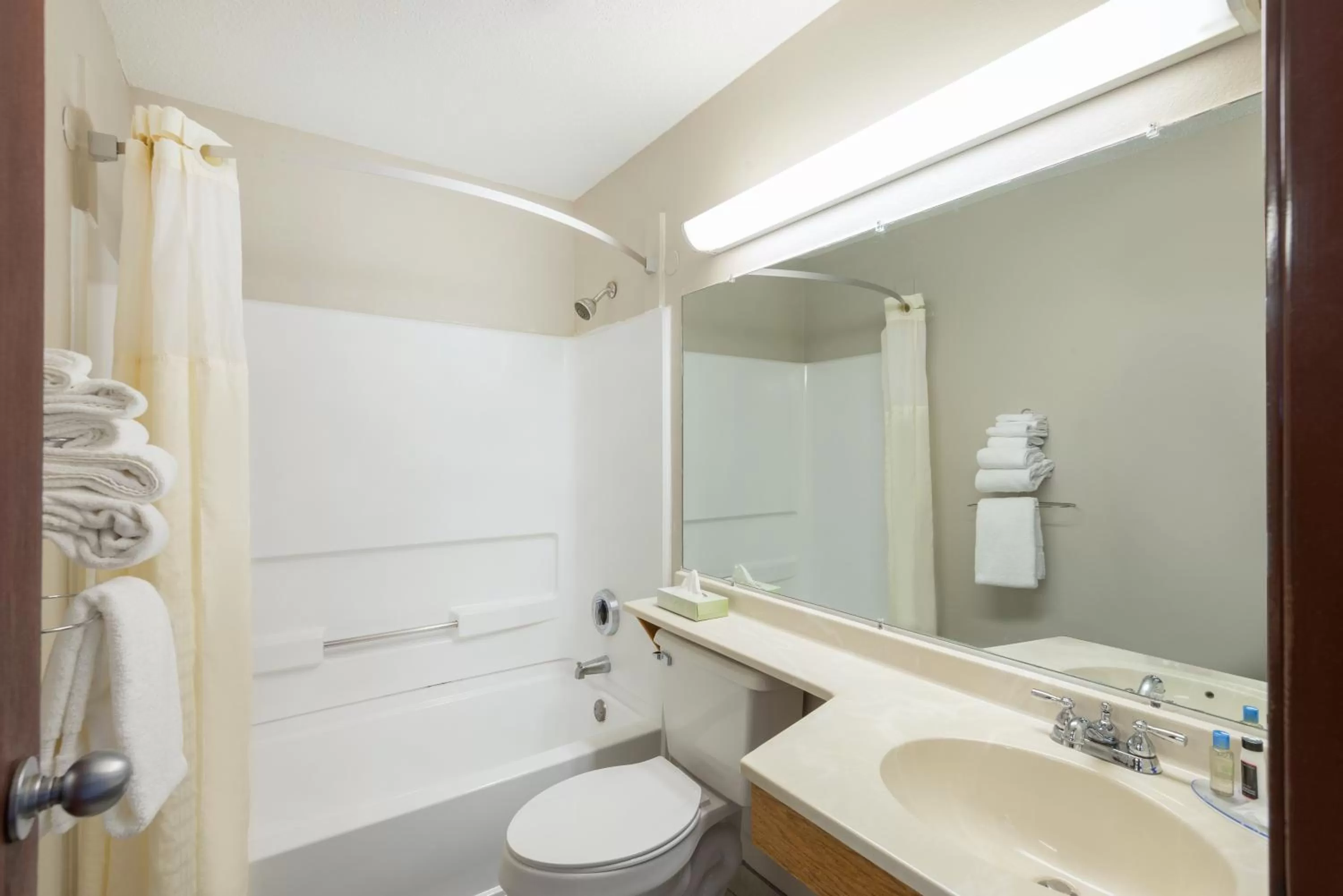 King Room - Non-Smoking in Days Inn by Wyndham Somerset PA I-70 I-76