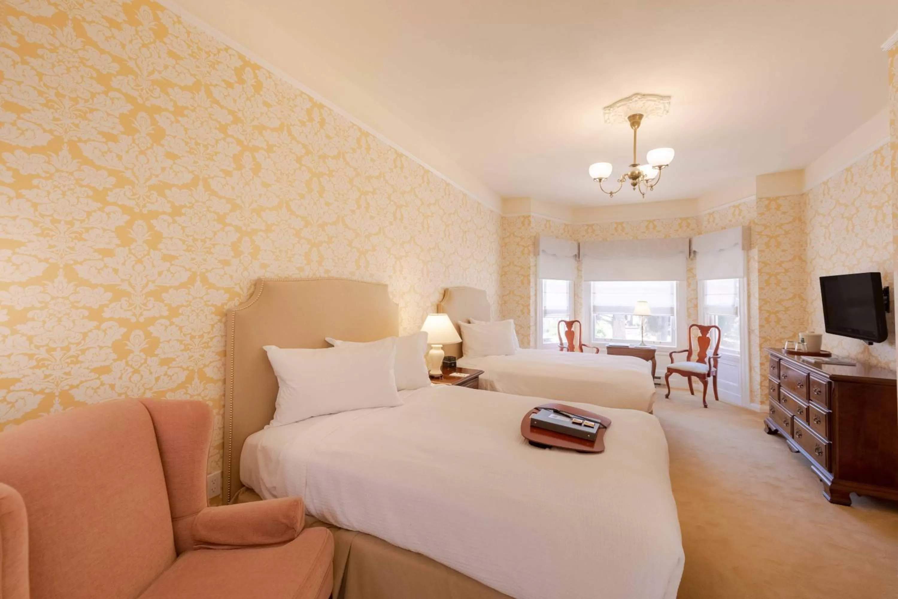 Deluxe Double Room with Two Double Beds - single occupancy in Stanyan Park Hotel