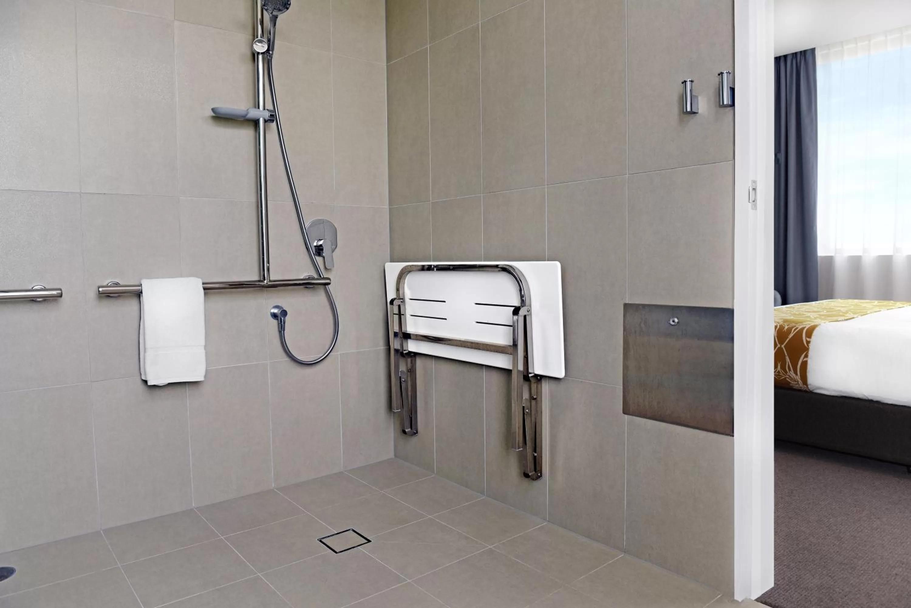 Queen Studio Accessible in Mantra at Sharks