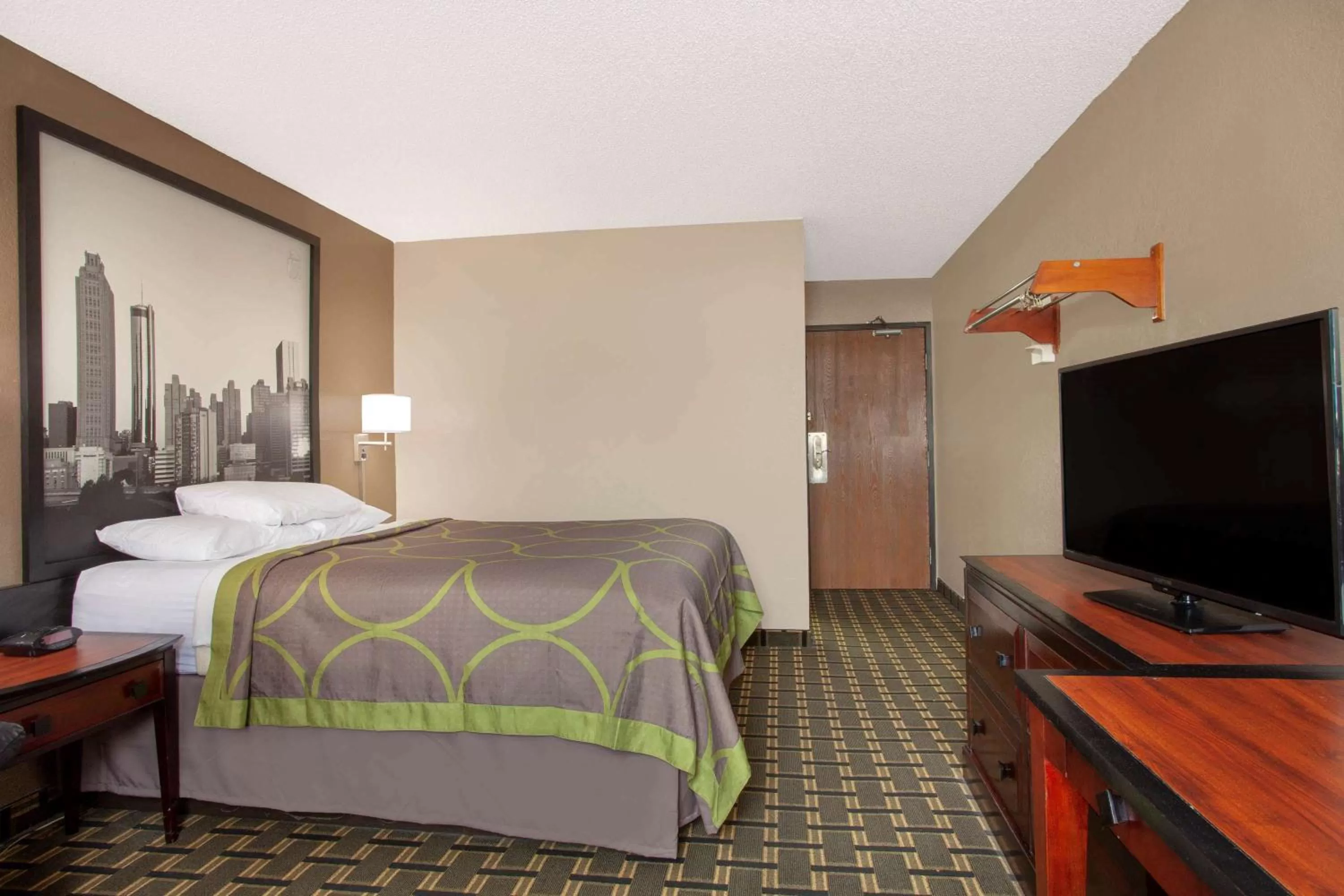 Queen Room - Mobility Access/Non-Smoking in Super 8 by Wyndham Waycross GA