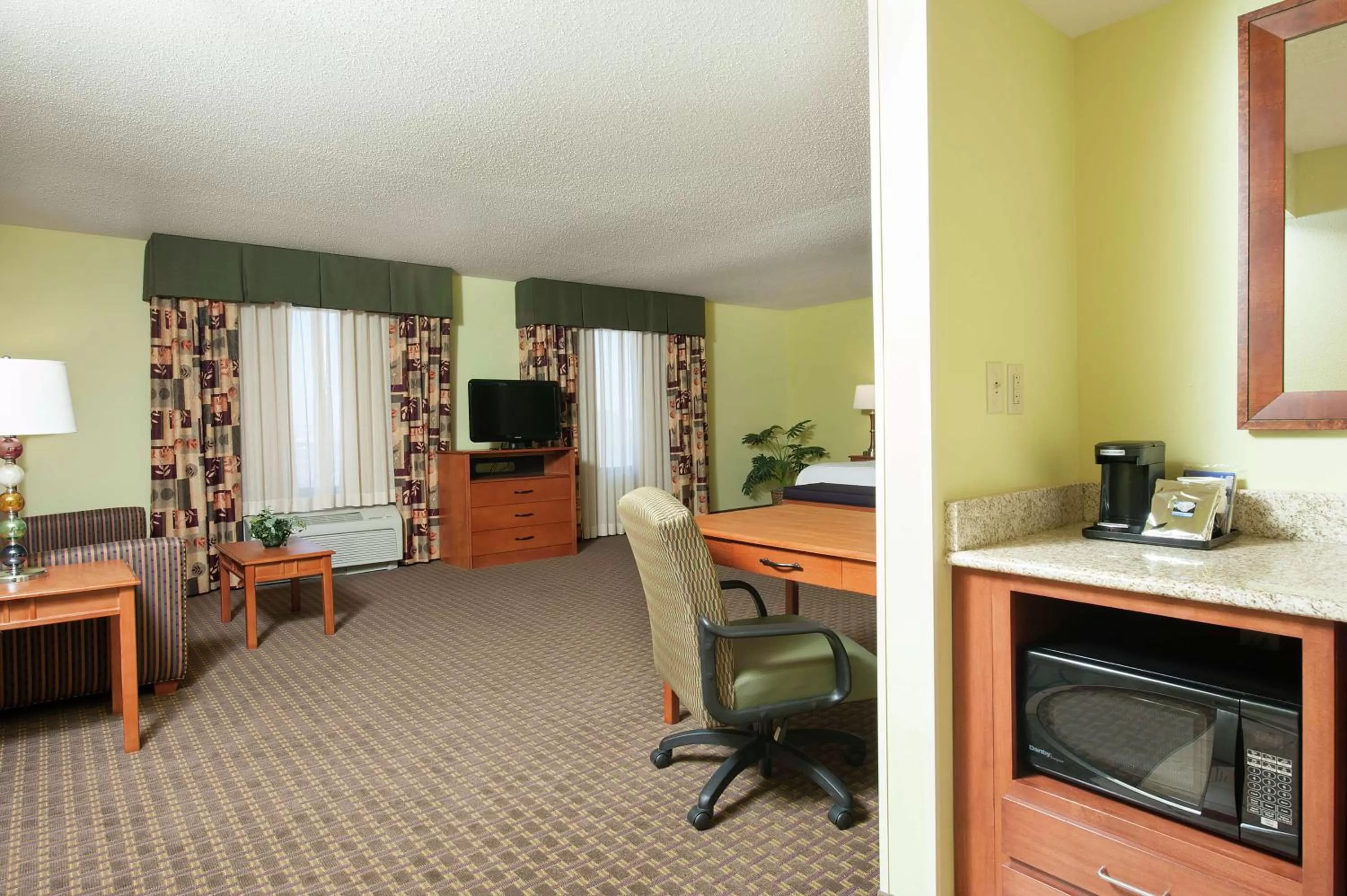 King Studio with Sofa Bed - Non-Smoking in Hampton Inn Macomb