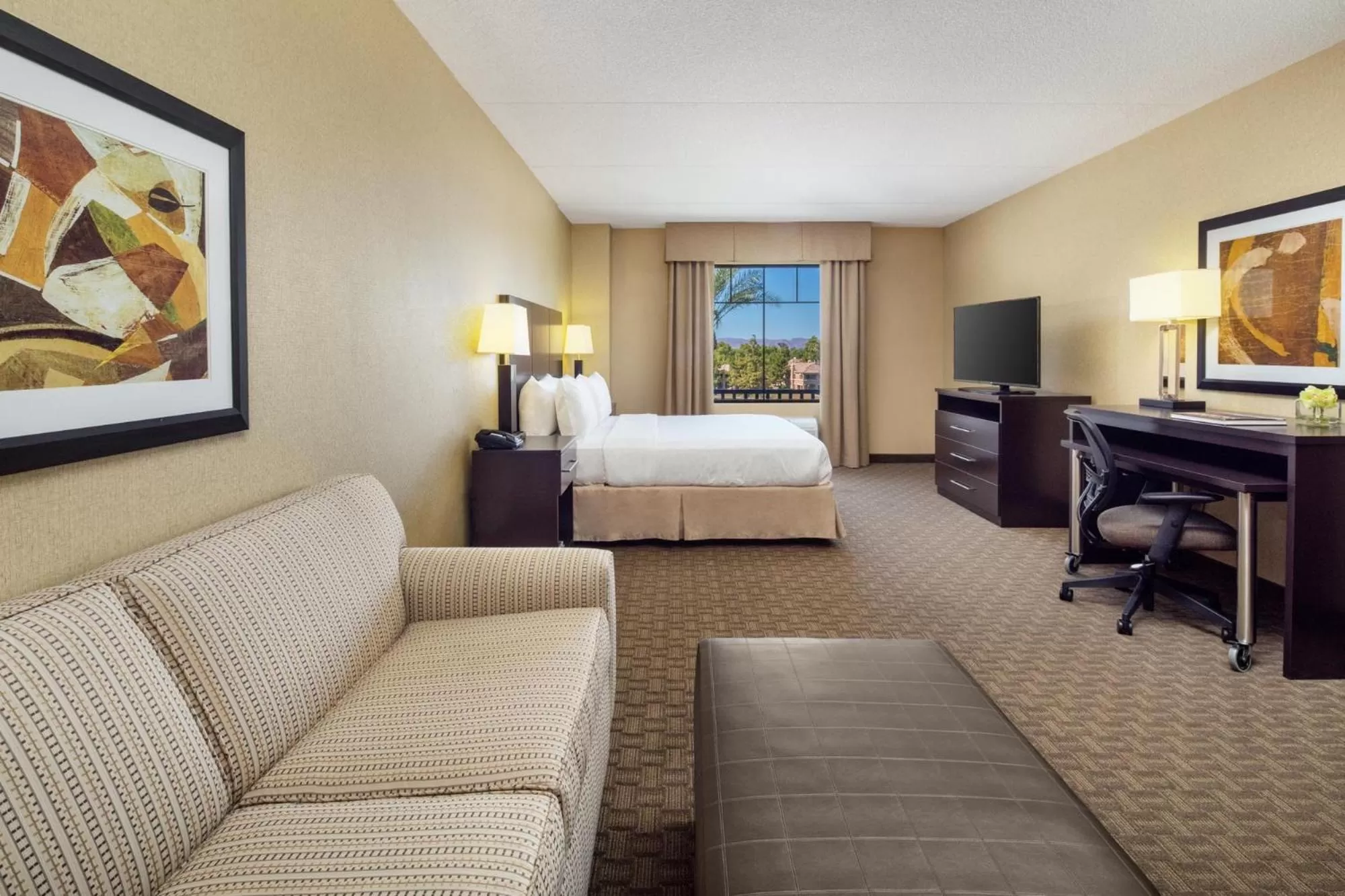 King Room - Mobility Access Tub - Non-Smoking in Holiday Inn Phoenix/Chandler by IHG