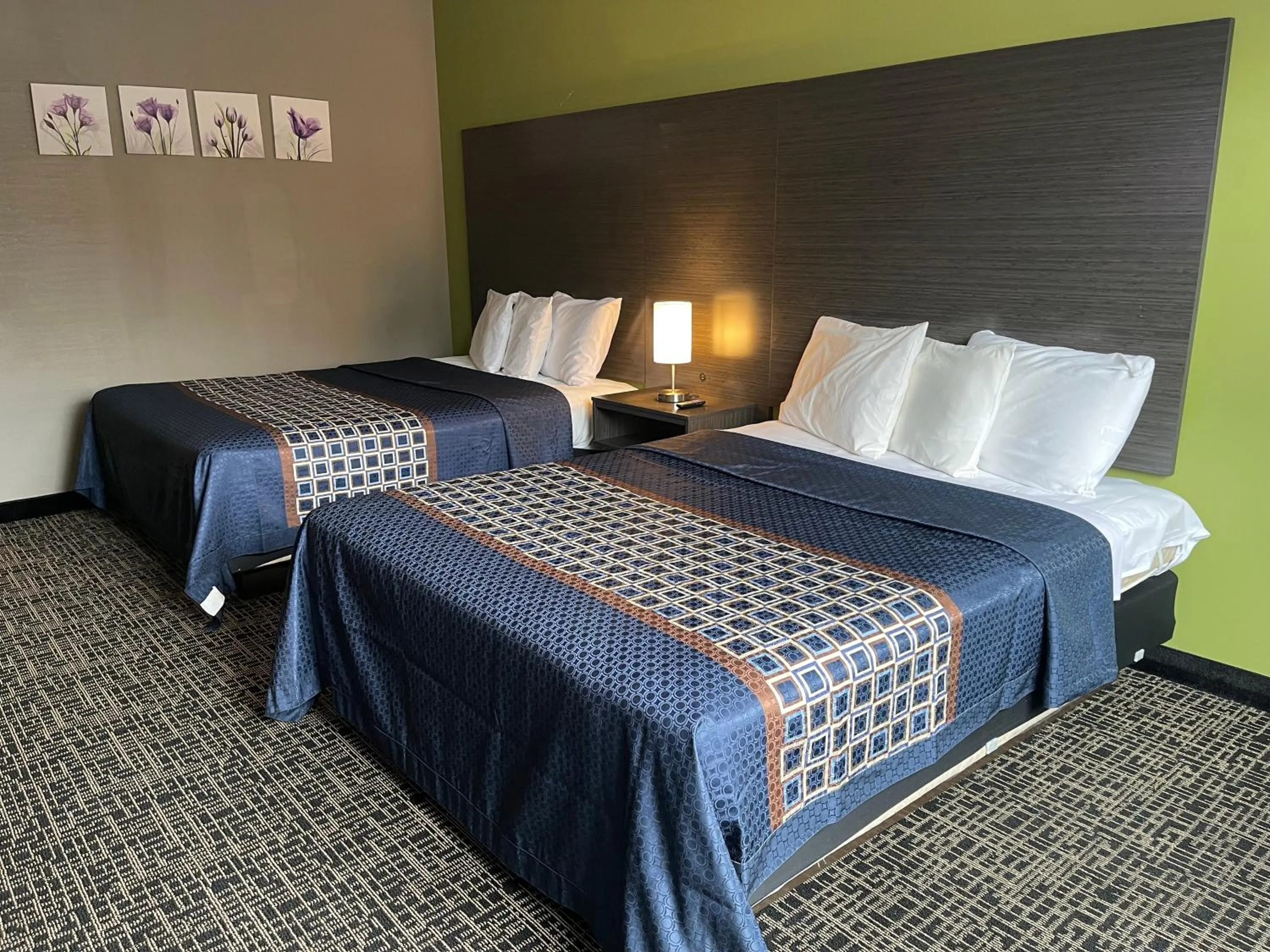 Standard Queen Room with Two Queen Beds - Non-Smoking in Wingate by Wyndham Lake George