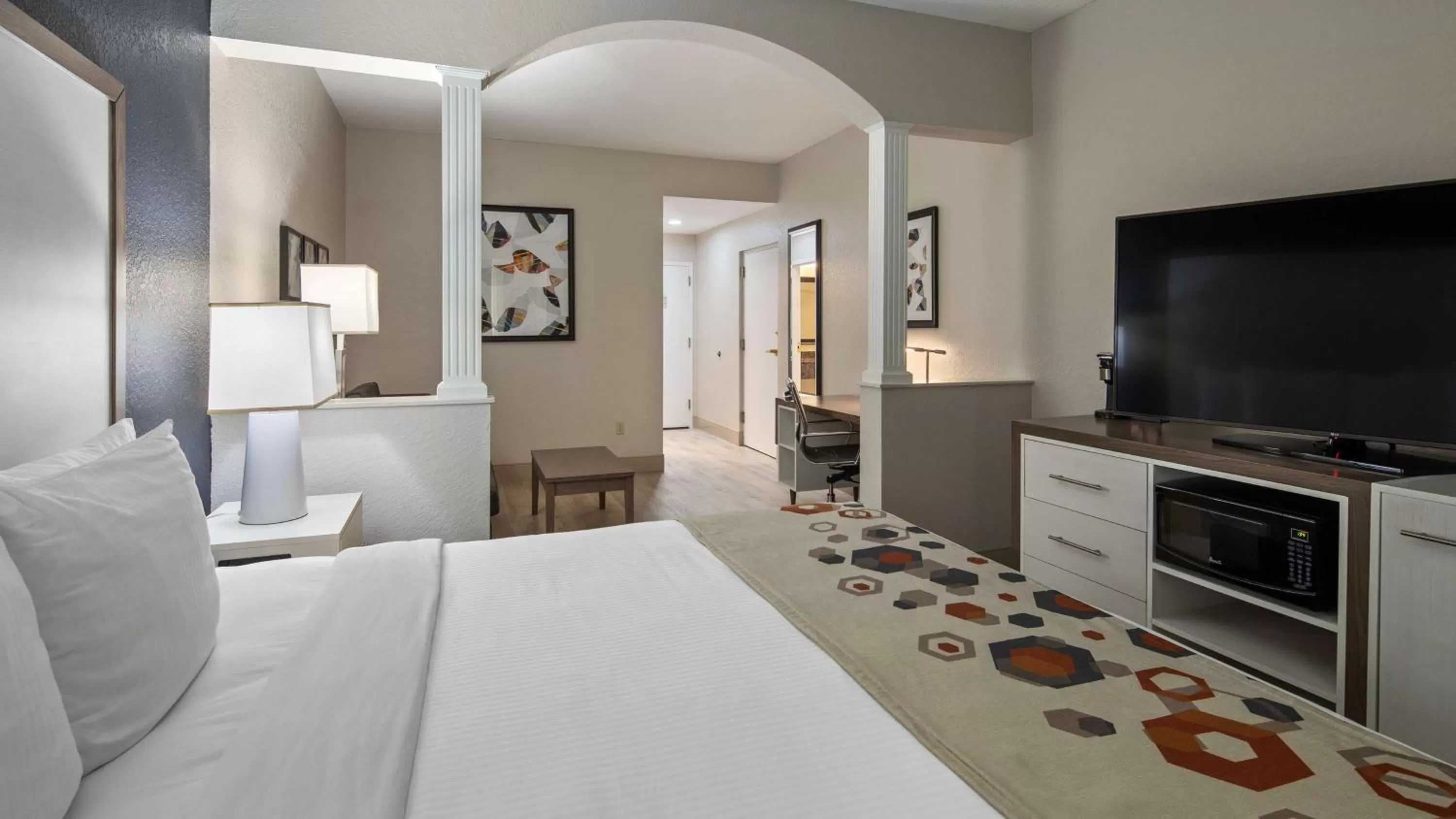 King Suite - Disability Access/Non-Smoking in Best Western Heritage Inn and Suites