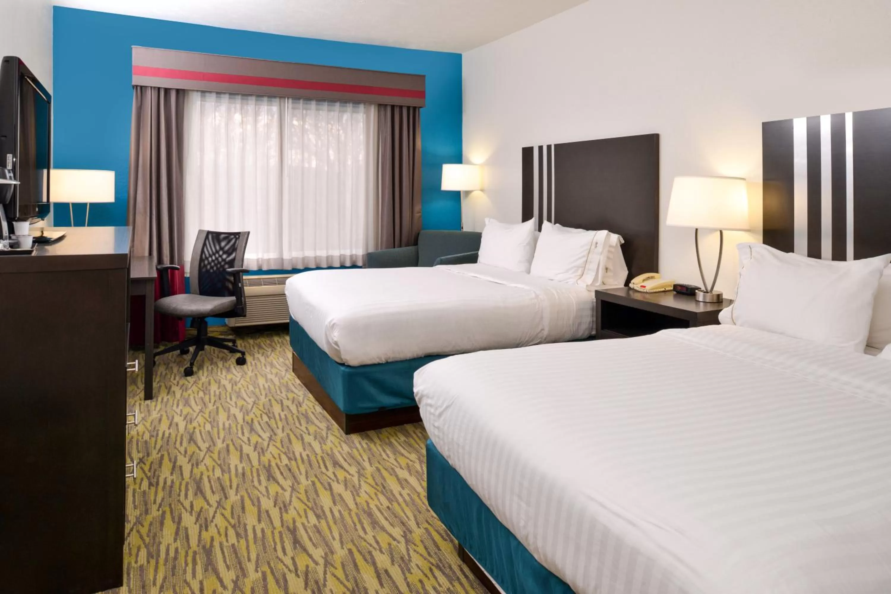 Queen Room with Two Queen Beds in Holiday Inn Express Hotel & Suites Omaha West, an IHG Hotel