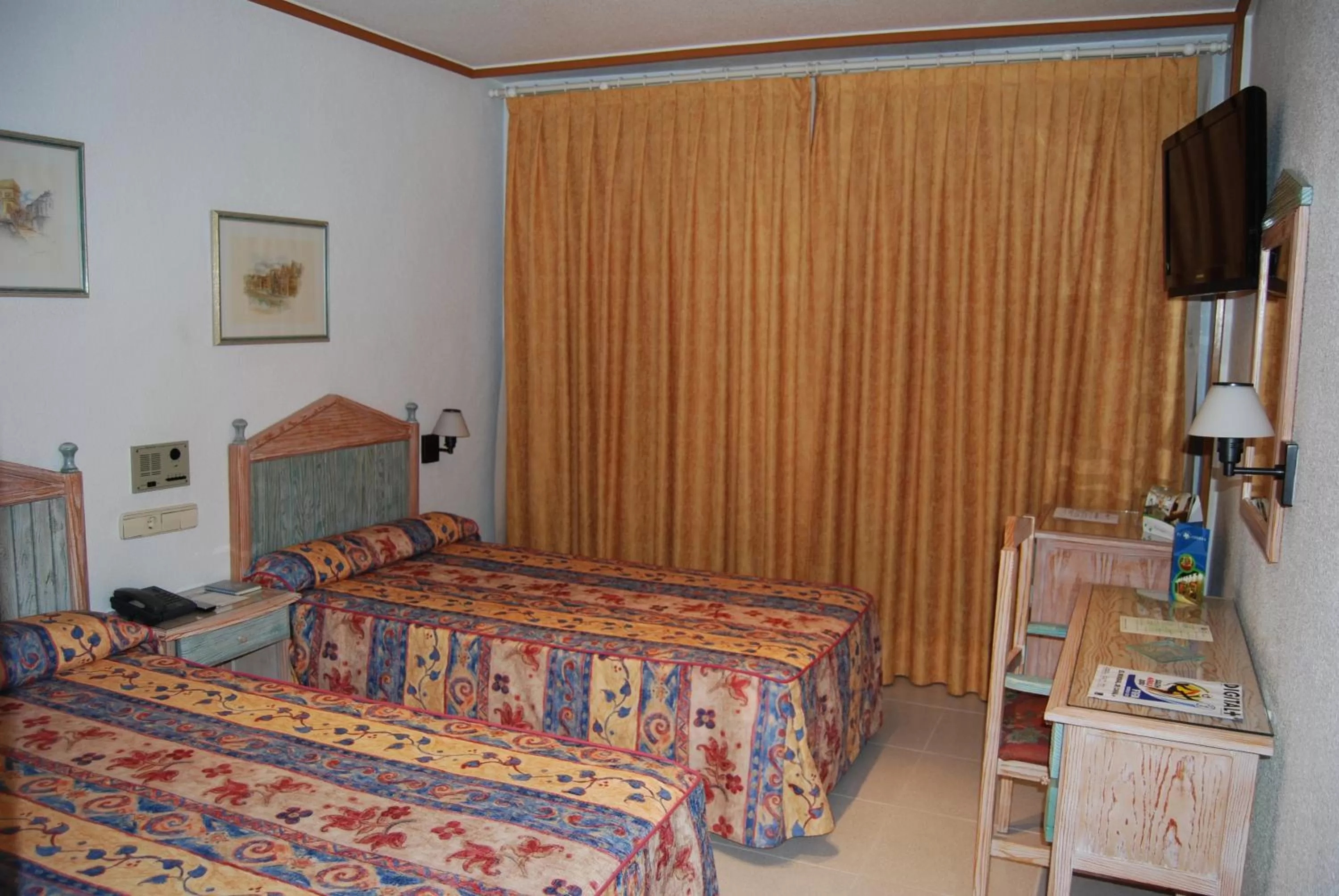 Twin Room in Hotel Azahar