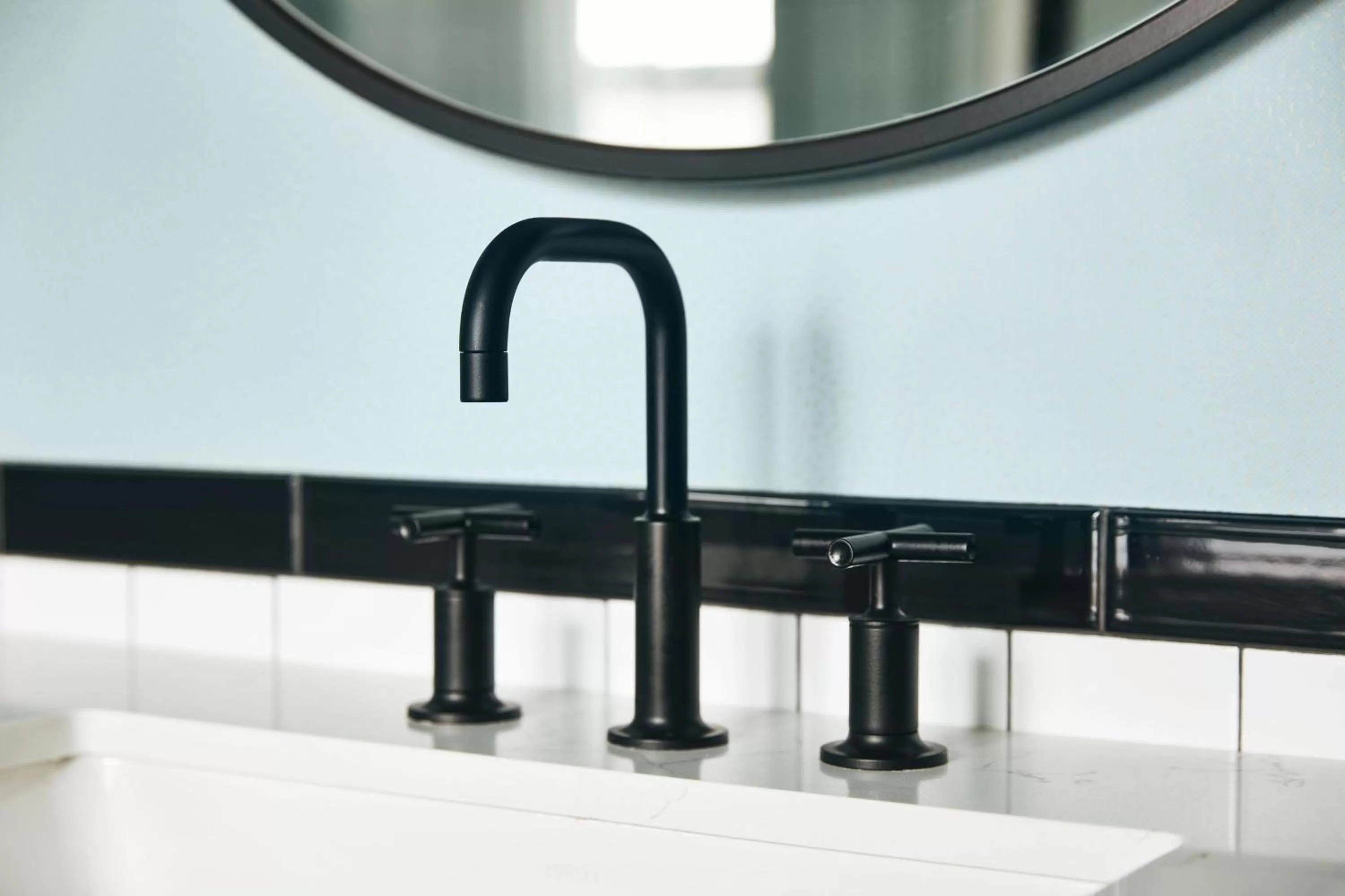 Standard King Room in Kinley Cincinnati Downtown, a Tribute Portfolio Hotel