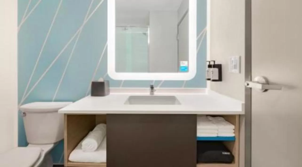 Room with Two Beds - Hearing Accessible - Non-Smoking in avid hotels - Macon North by IHG