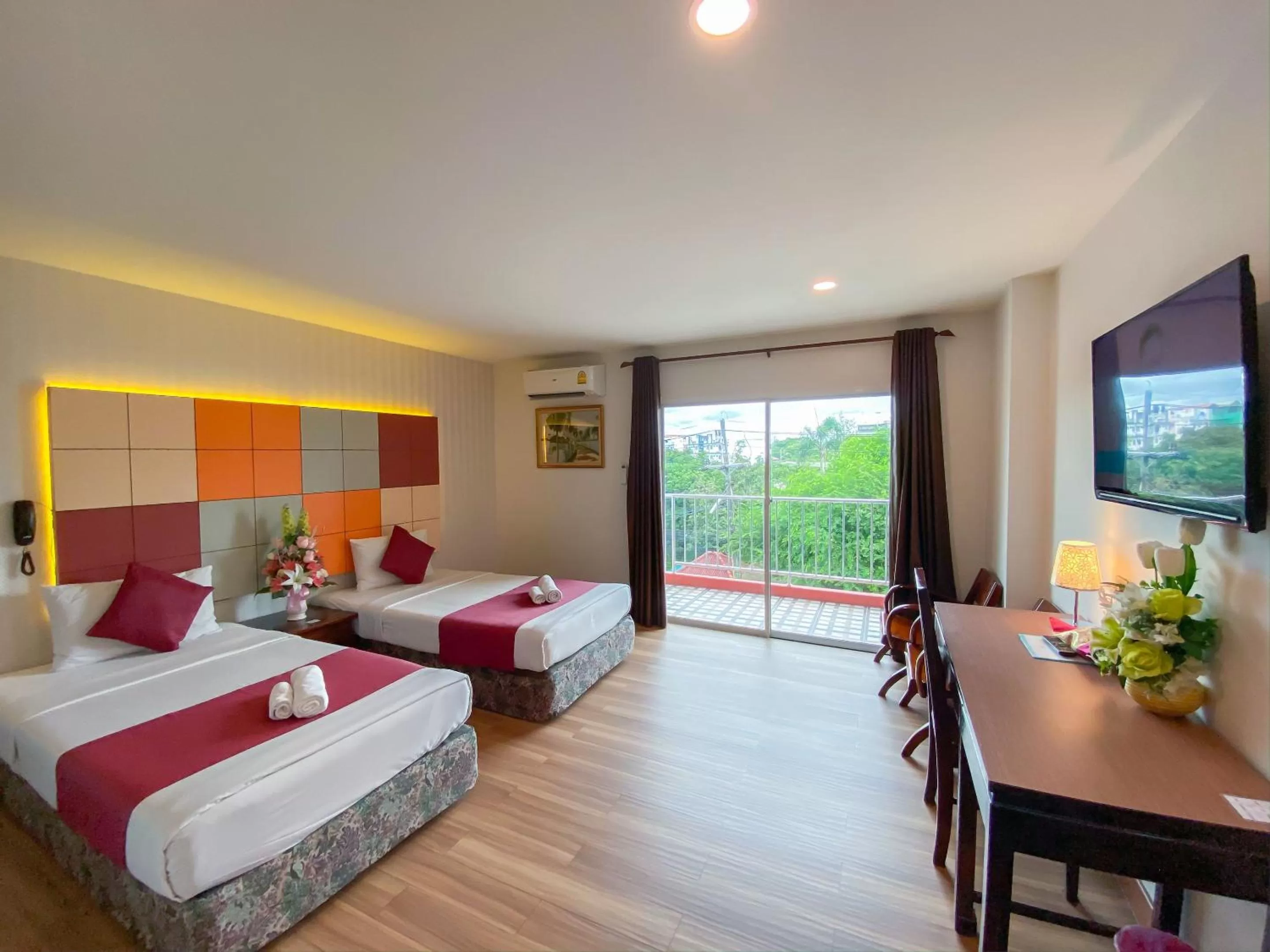 Deluxe Twin Room in East Inn 15 Rayong - SHA Certified