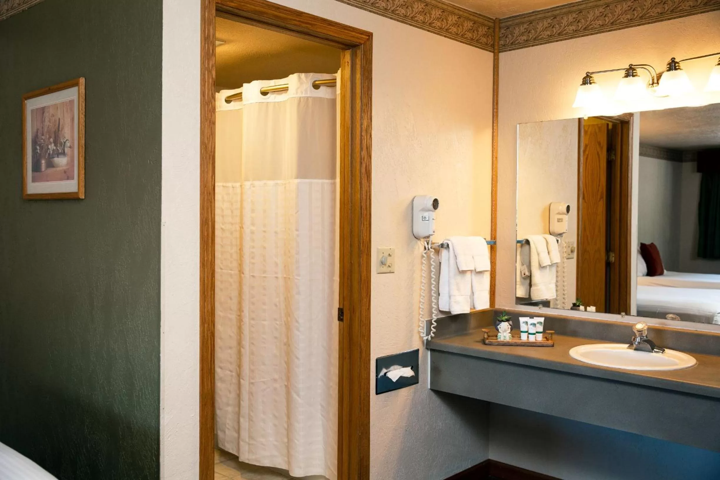 Superior Queen Room with Two Queen Beds in Timbers Motel