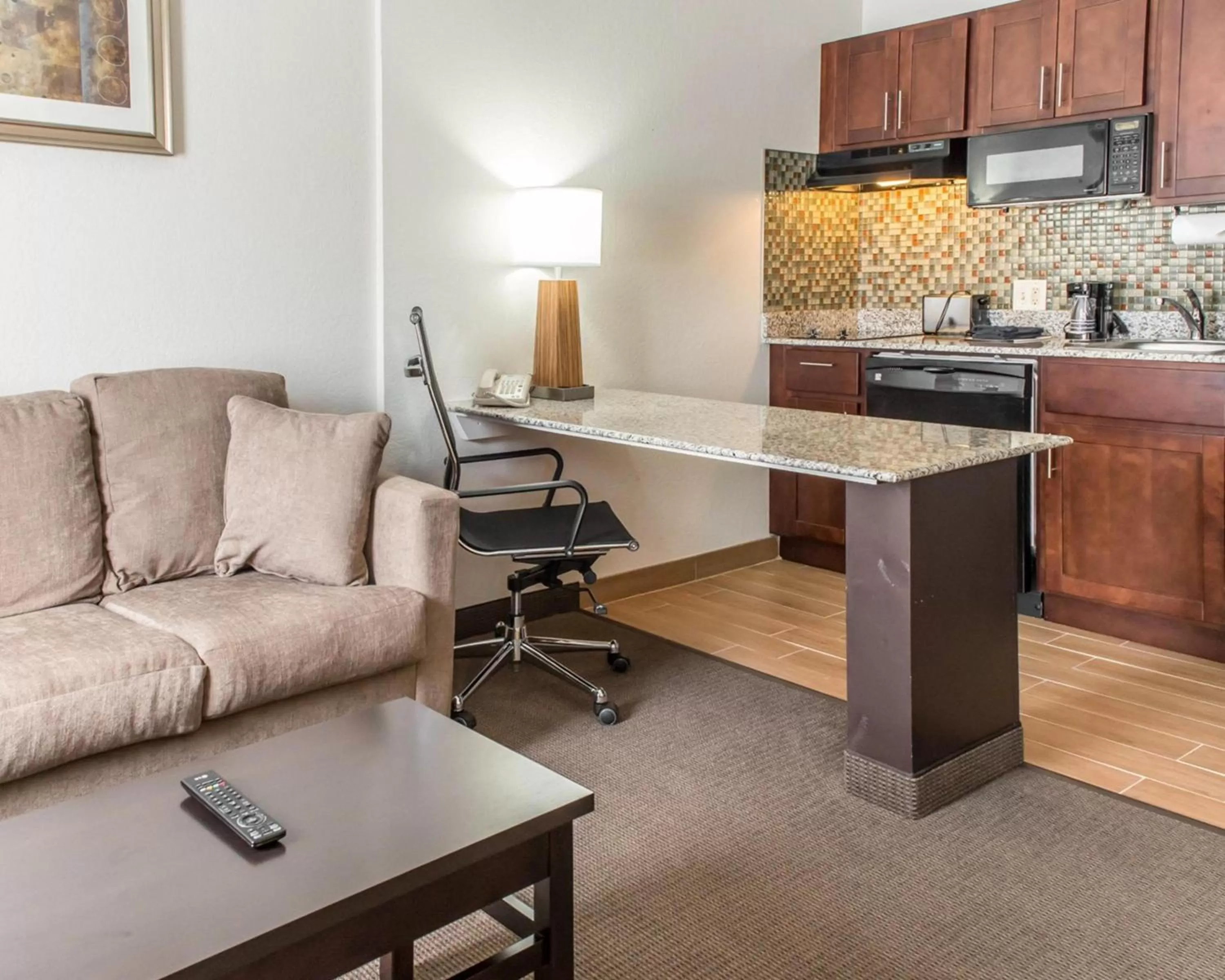 King Suite with Sofa Bed - Non-Smoking in MainStay Suites Pittsburgh Airport