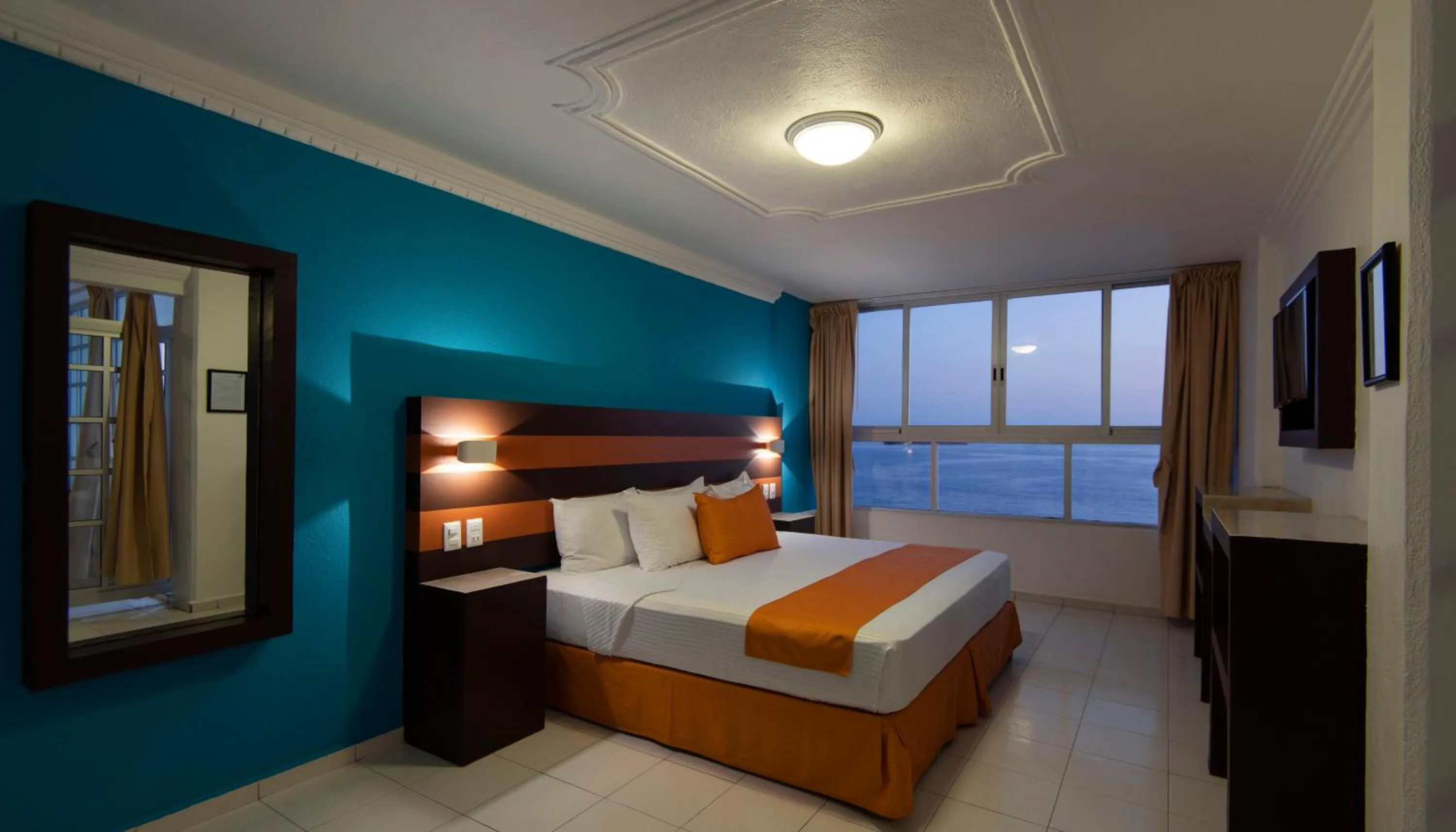 King Suite with Sea View in Hotel Fiesta Mexicana