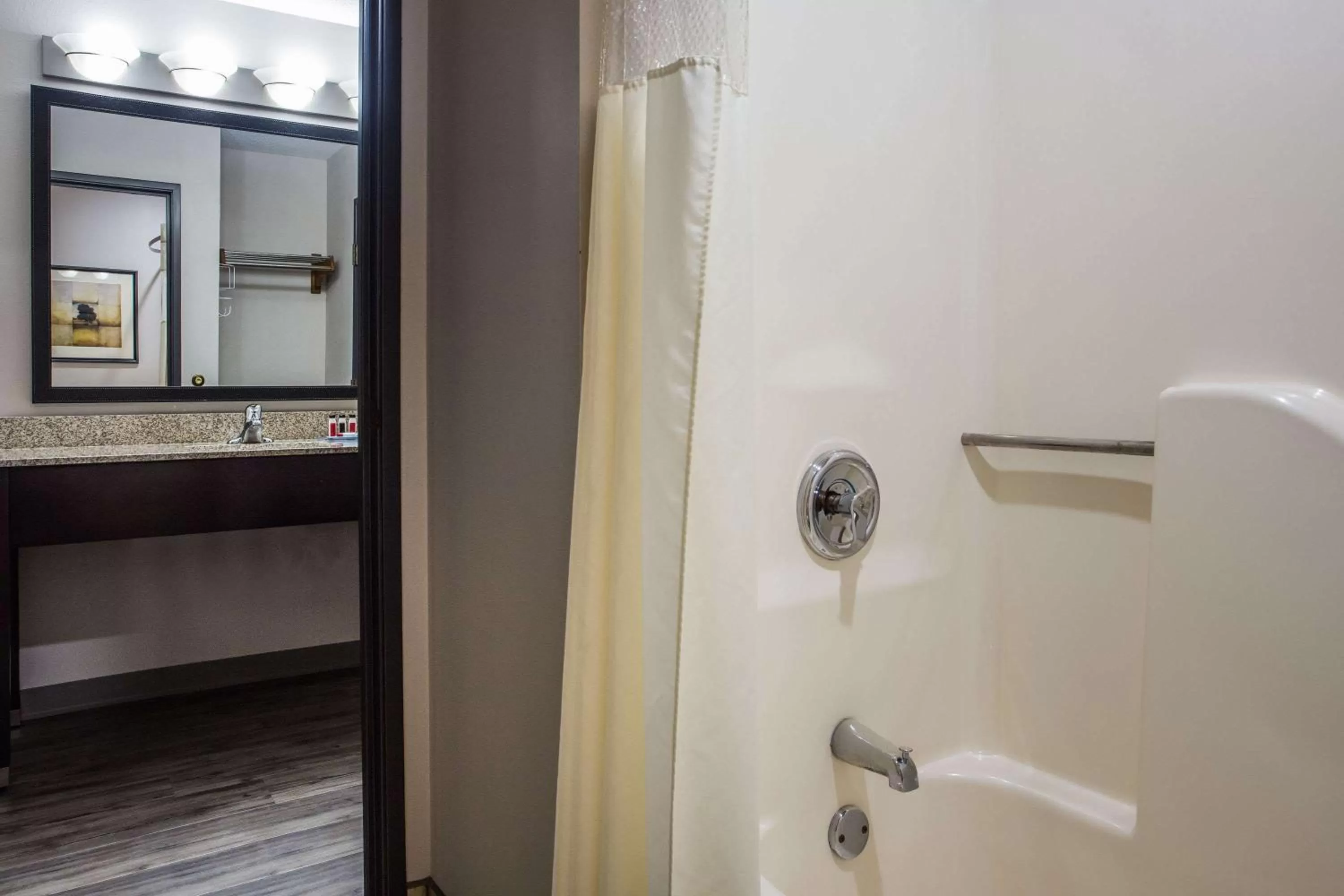 King Studio Suite - Non-Smoking in Baymont by Wyndham Madison West/Middleton WI West