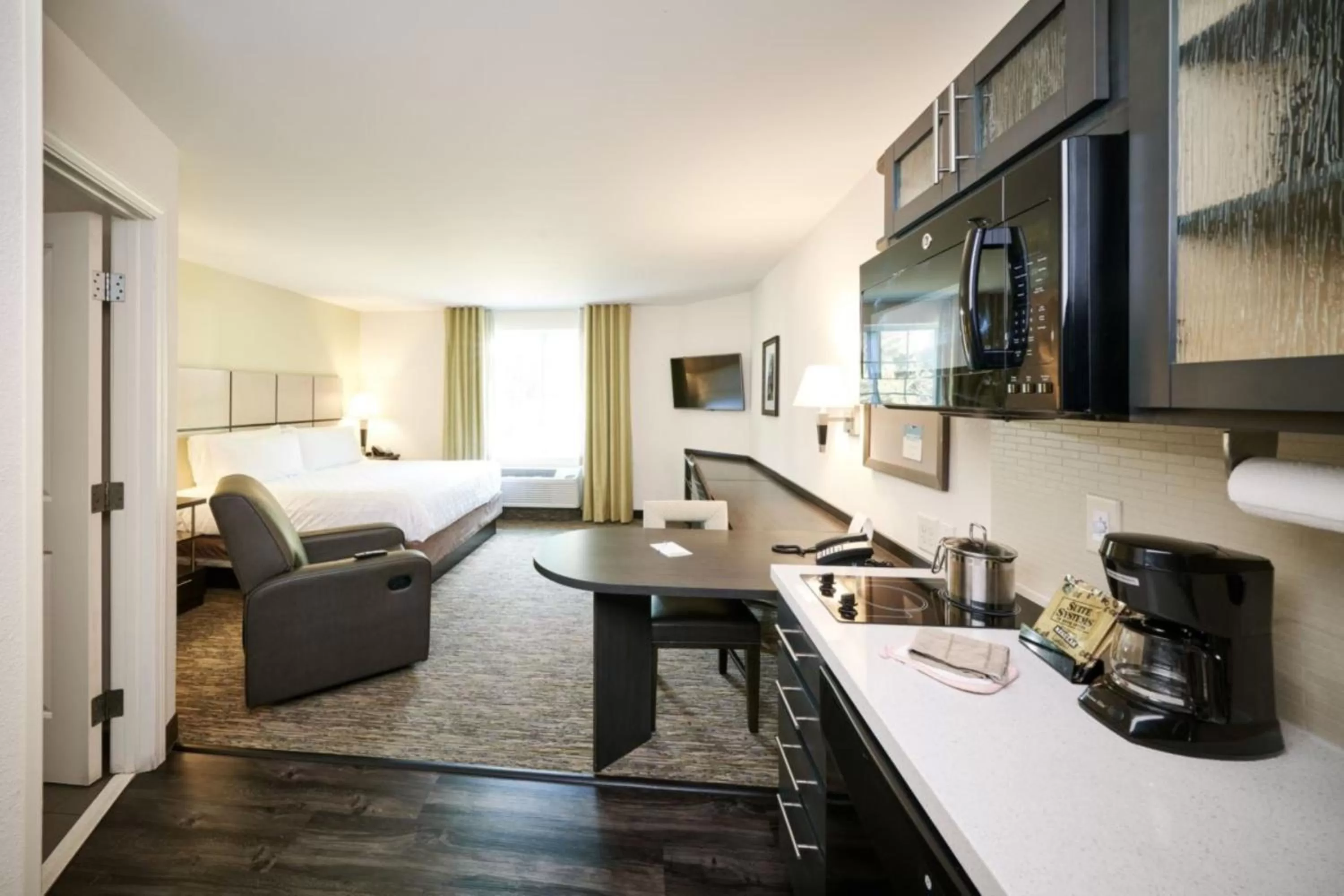 Studio Suite in Candlewood Suites Pueblo by IHG