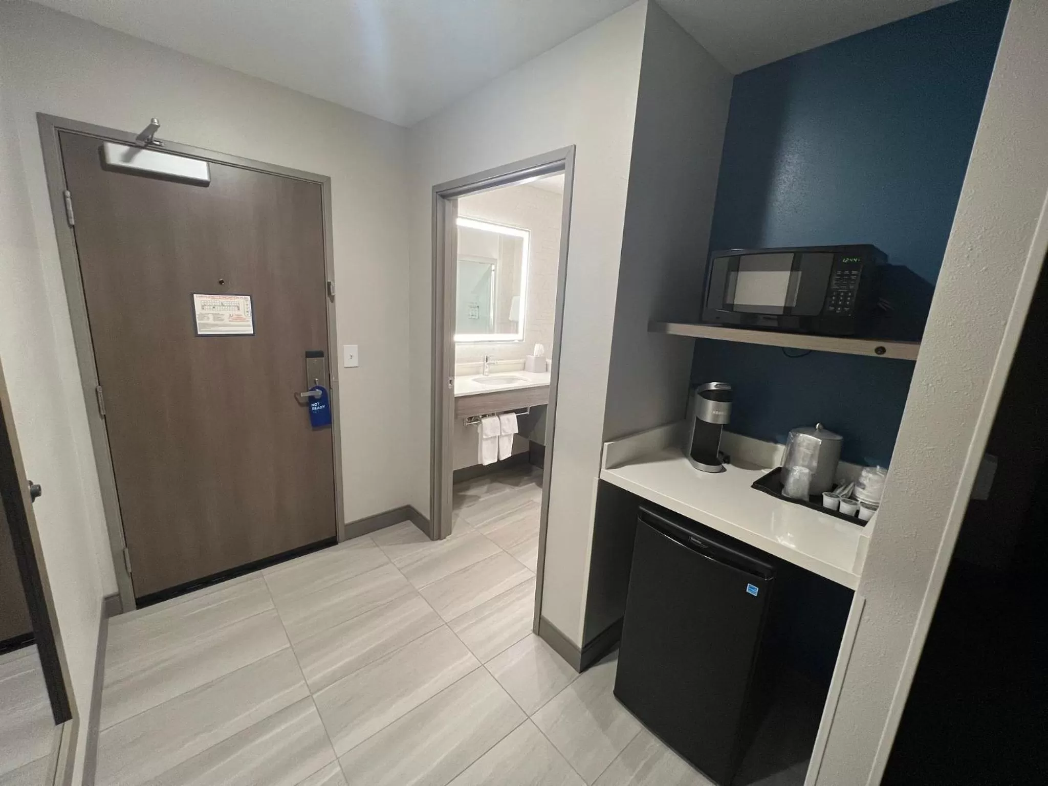 King Suite with Sofa Bed - Communications Accessible in Holiday Inn Express & Suites - Tomah by IHG