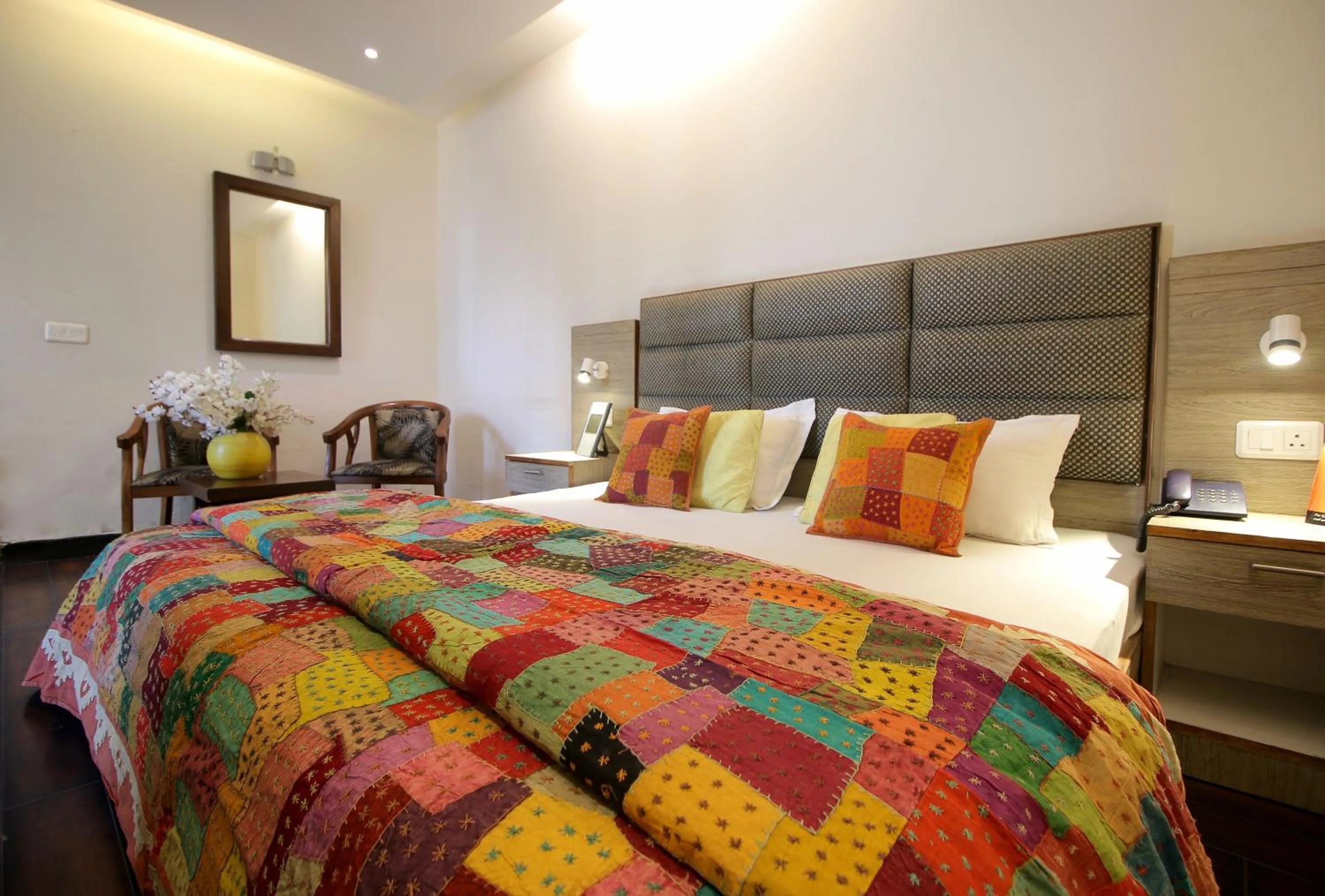 Super Deluxe Double Room in Hotel City Premier - Near Galleria Market , Super Mart-1 DLF Gurgaon