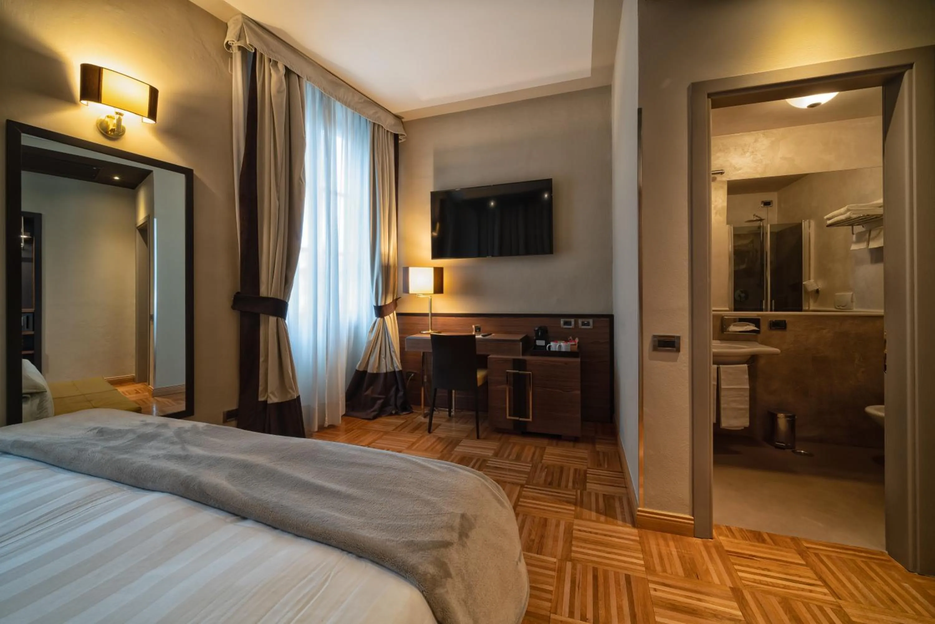 Deluxe Double or Twin Room with City View in Solo Experience Hotel