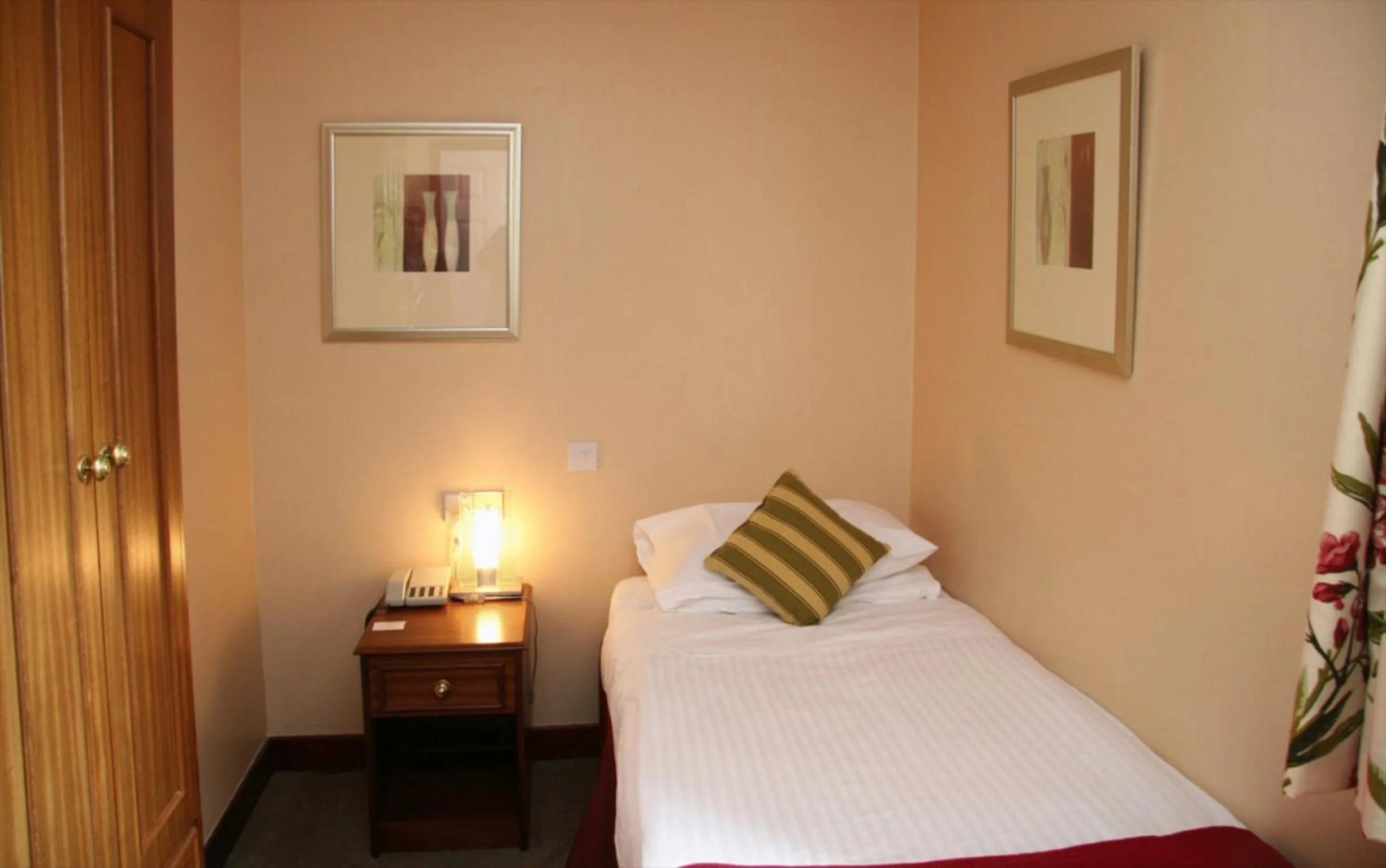 Single Room in Craigmonie Hotel Inverness by Compass Hospitality