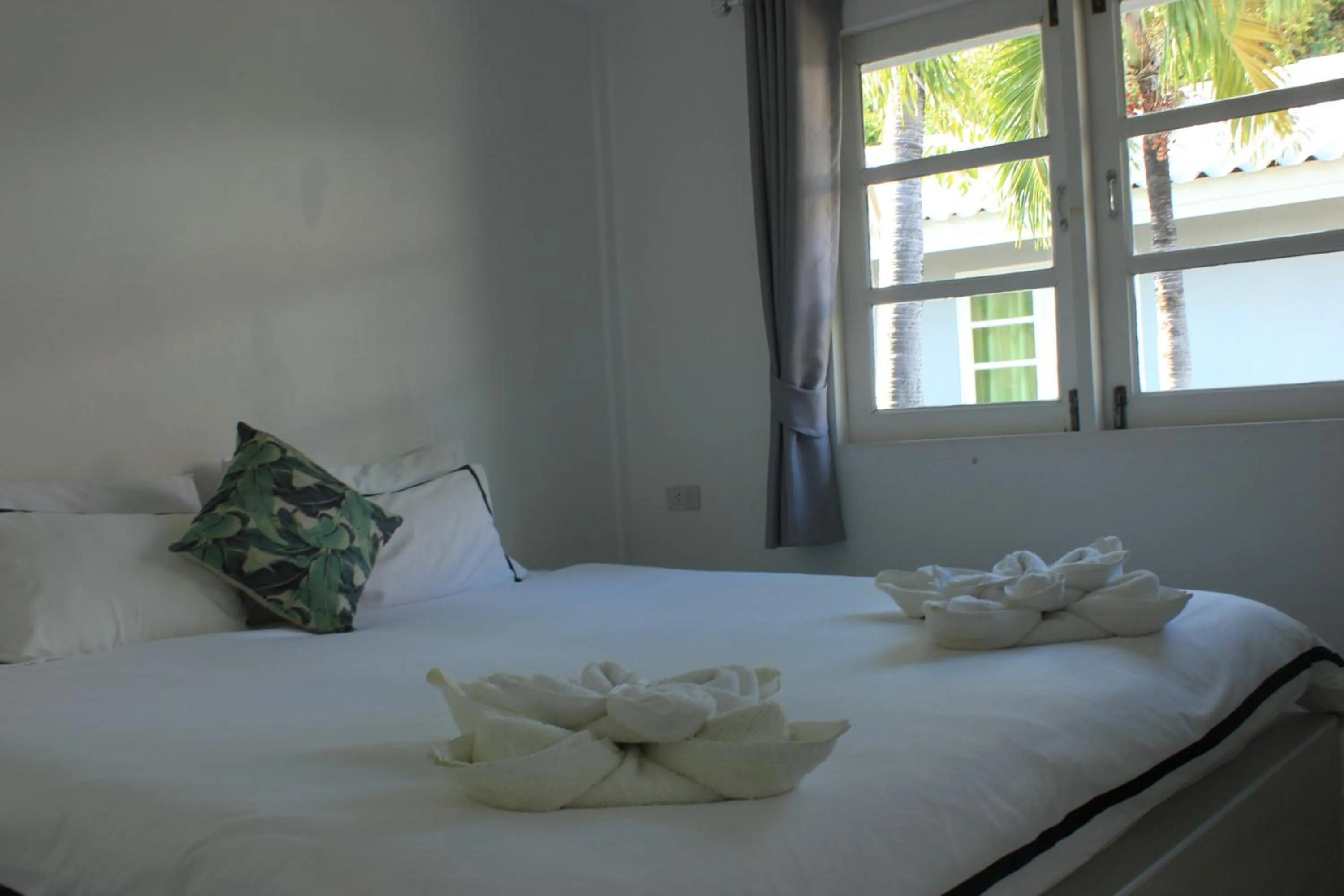 Deluxe Room in 1715 House - White Rhino