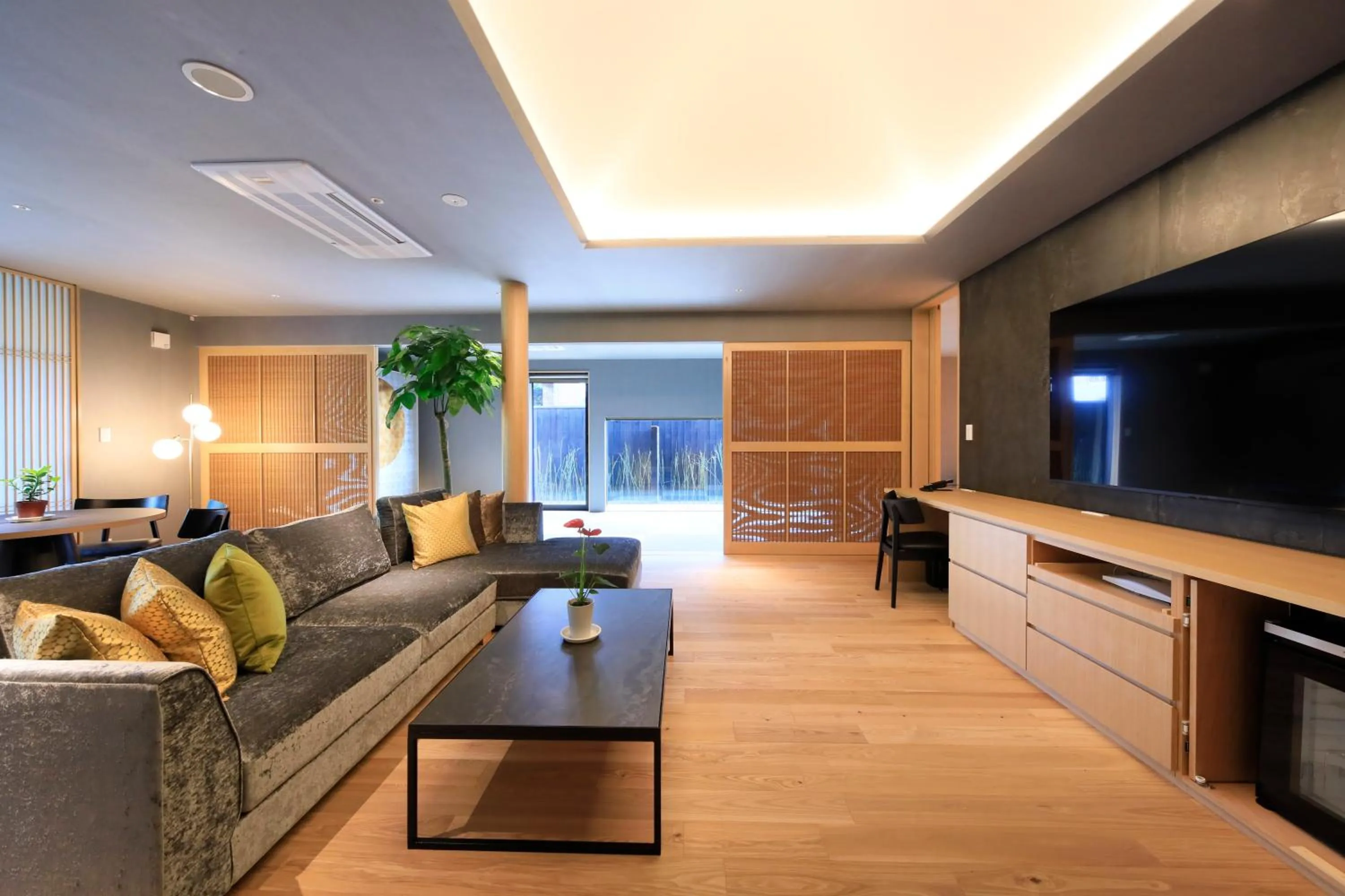 Hanare Suite with Open-air bath in Fuji Onsenji Yumedono