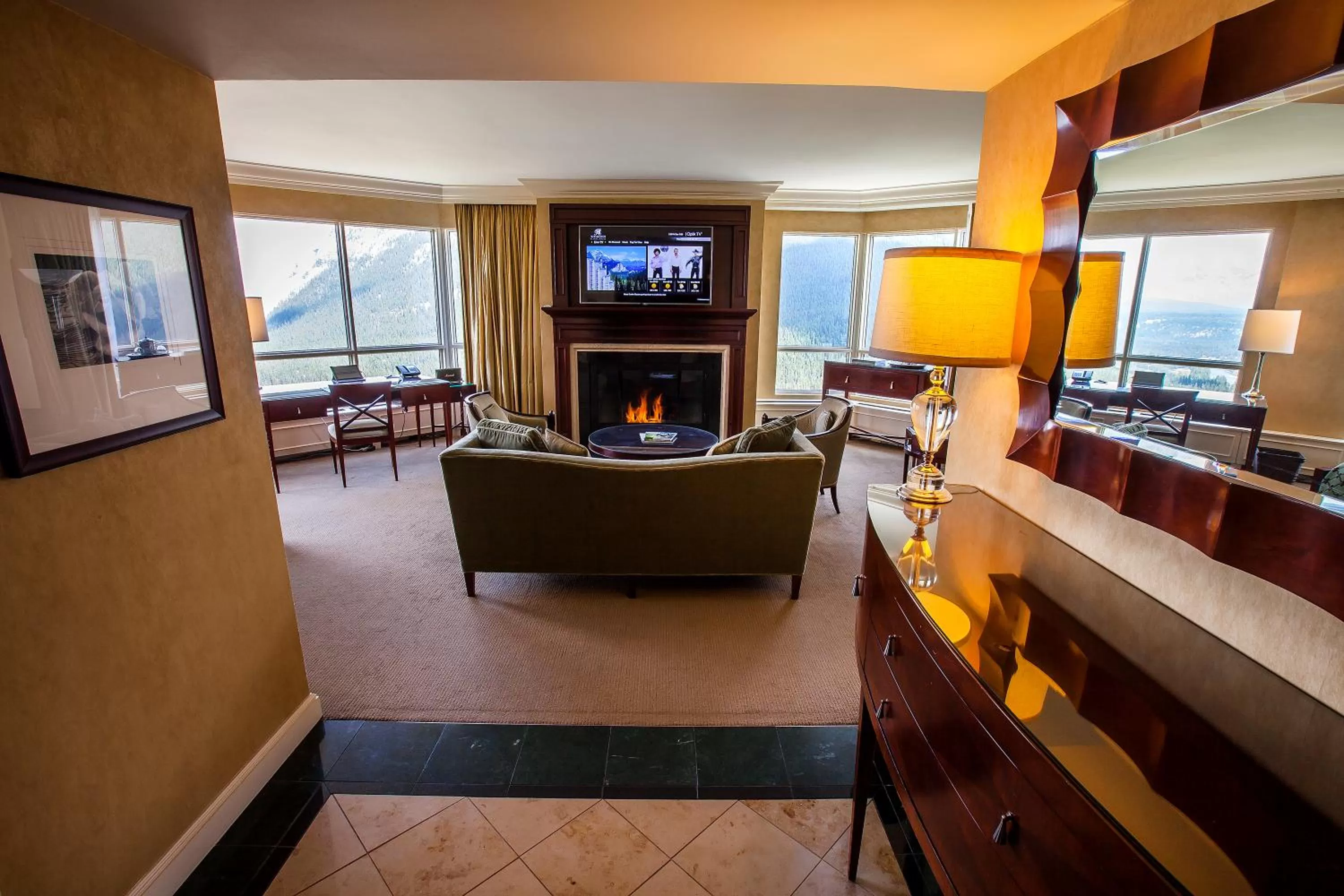 Signature Grandview - Valley view - Room 800 in Rimrock Banff, Emblems Collection