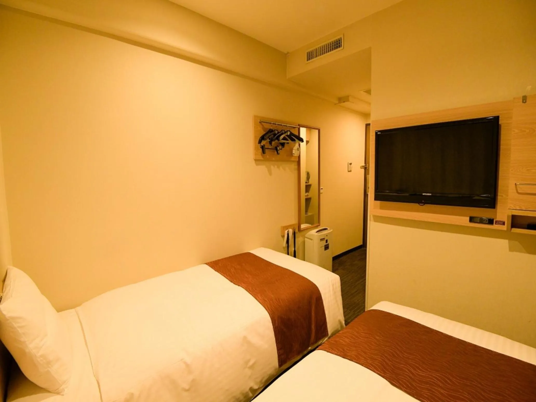 Economy Twin Room - single occupancy - Smoking in Via Inn Shin Osaka West