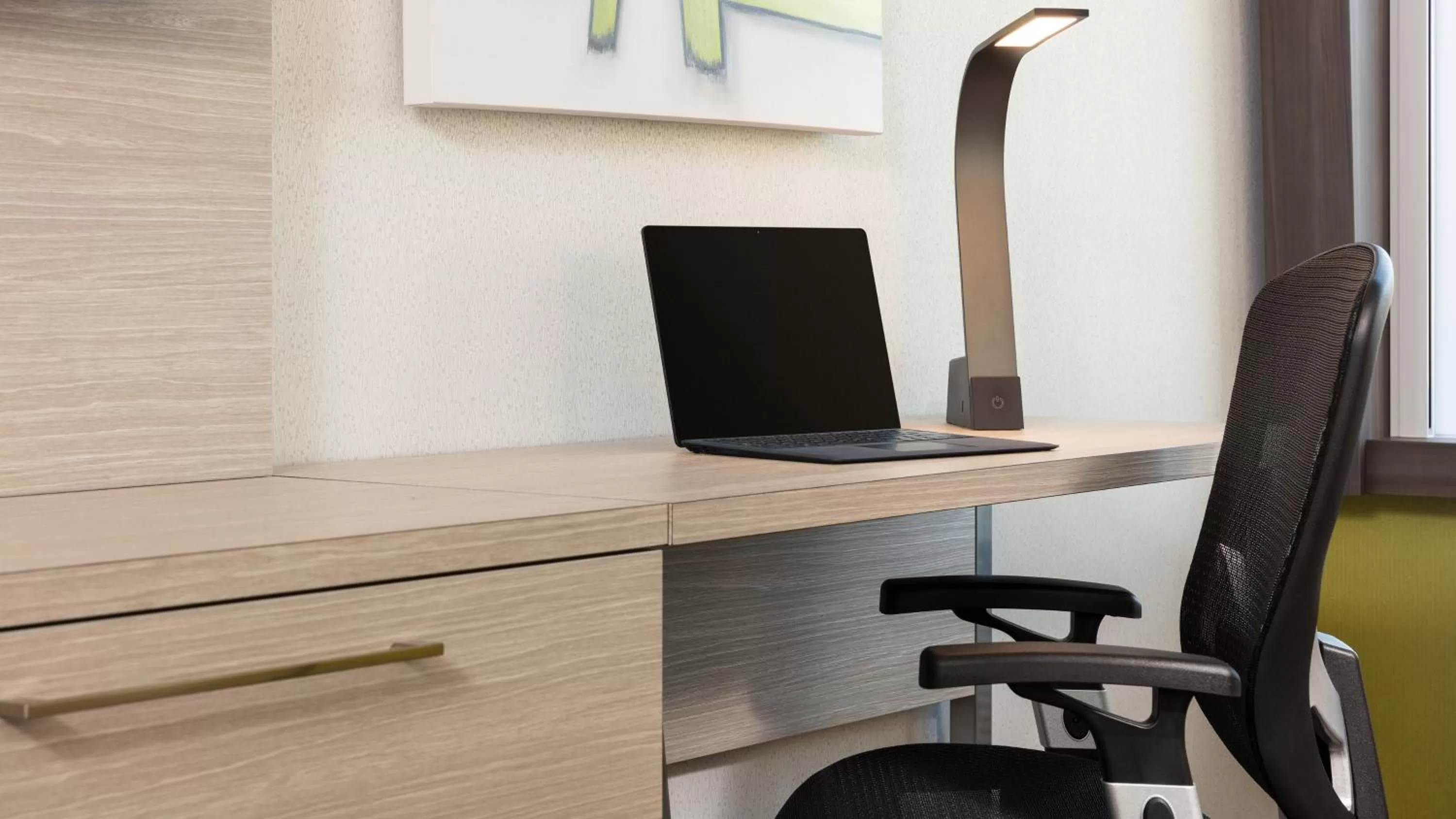 Standard King Room with Mobility Accessible Roll-In Shower in Holiday Inn Express Quebec City-Sainte Foy by IHG