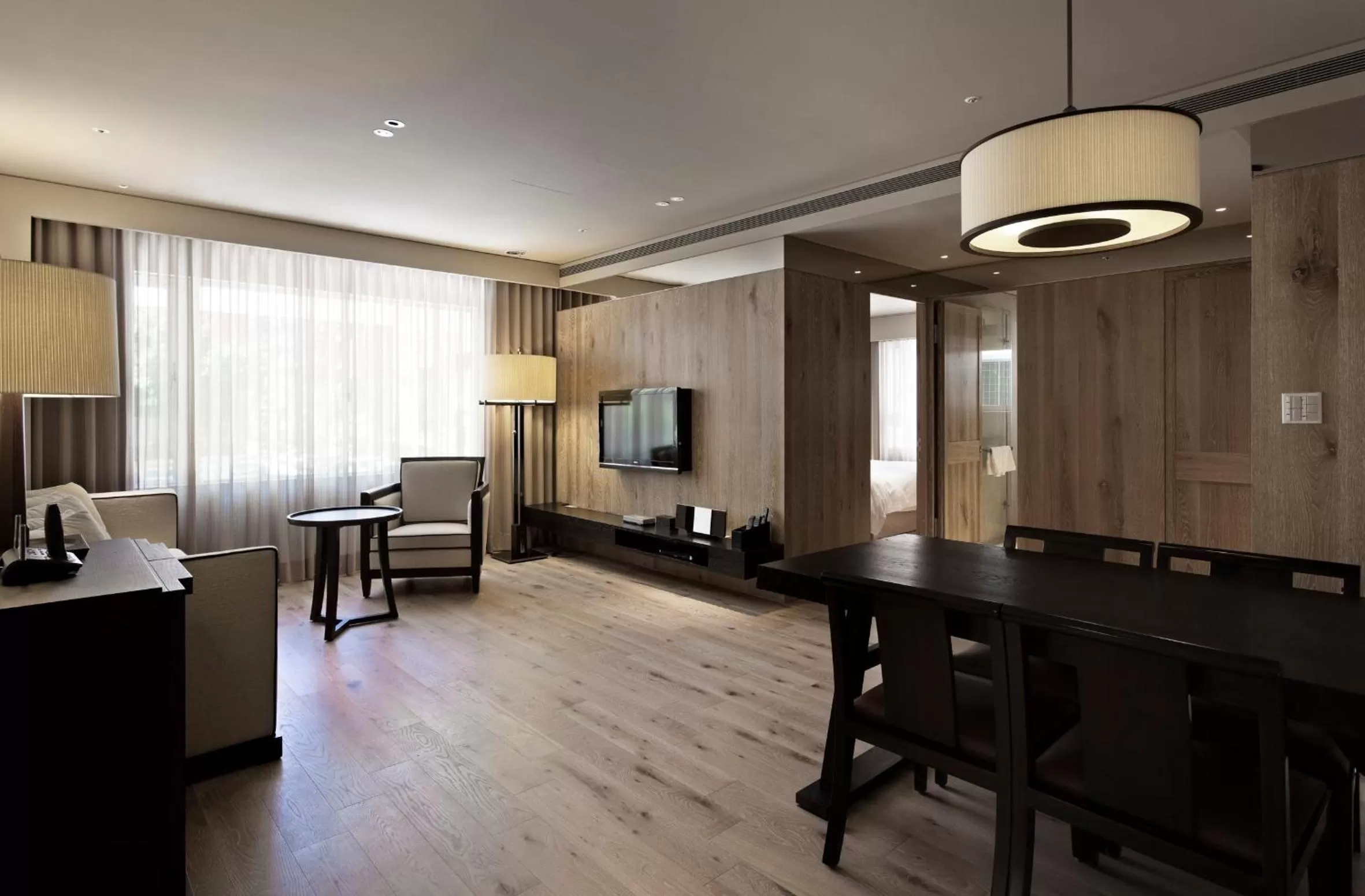 Oasis Two-Bedroom Apartment in Gloria Residence